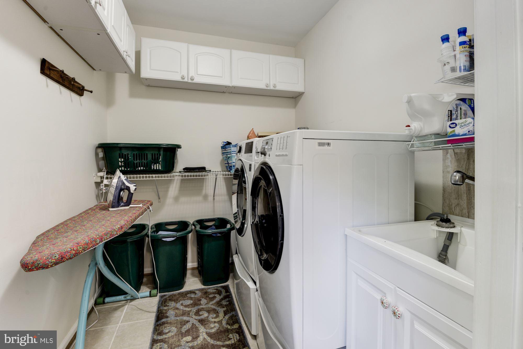 BROOKFIELD - Residential