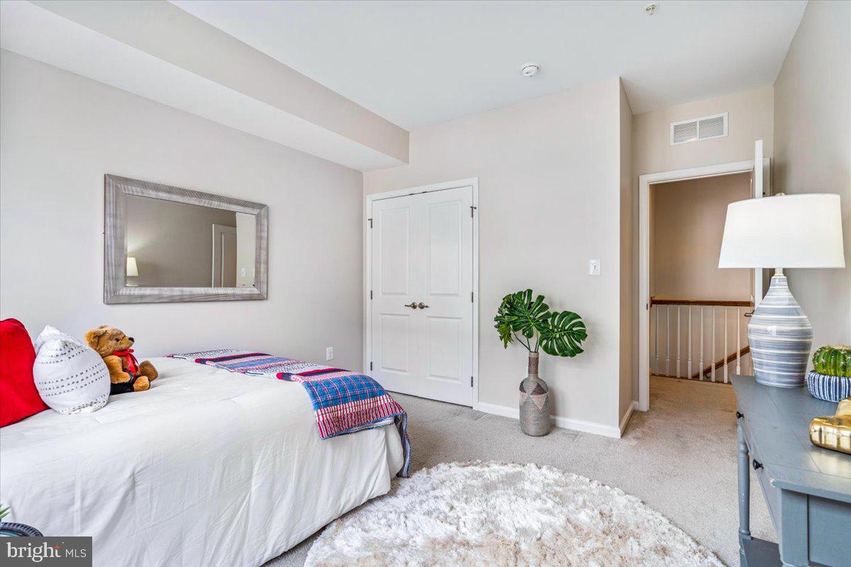 BALLENGER CREEK - Residential