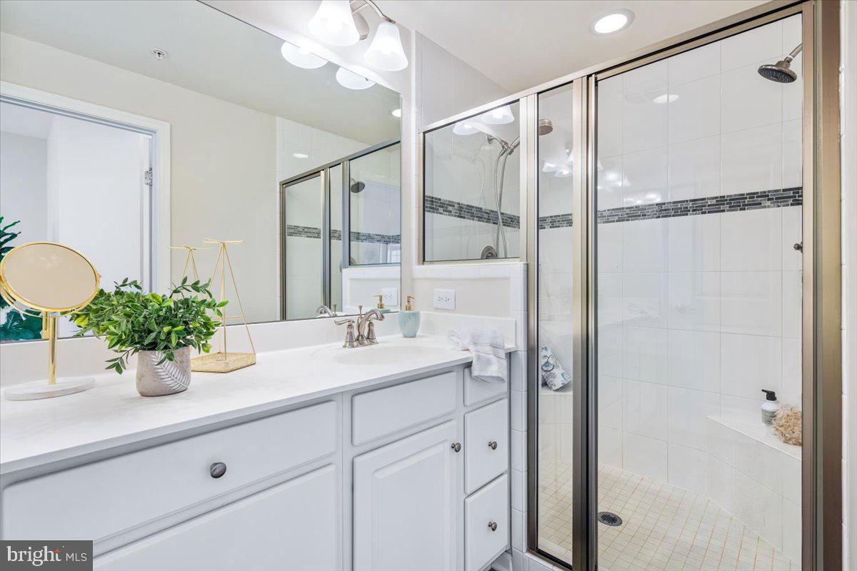 BALLENGER CREEK - Residential