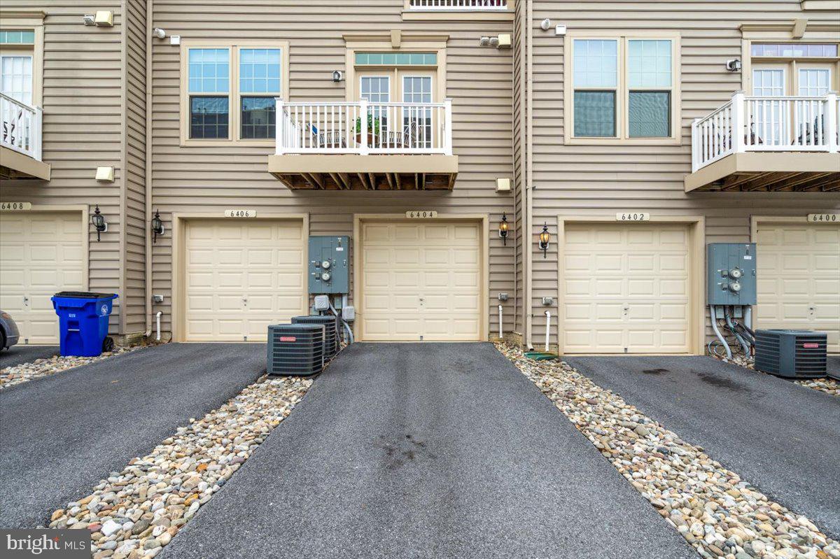 BALLENGER CREEK - Residential