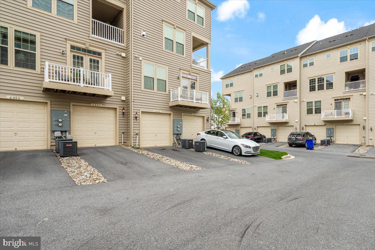 BALLENGER CREEK - Residential