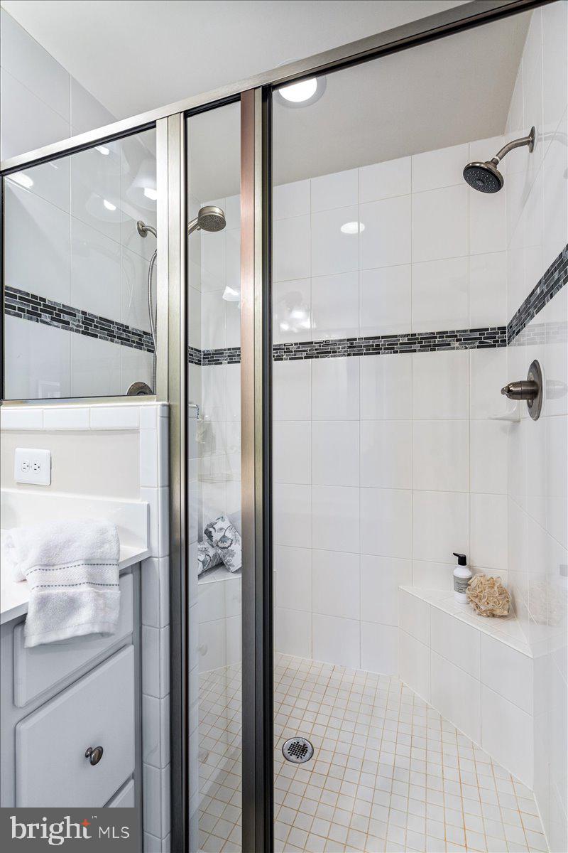 BALLENGER CREEK - Residential