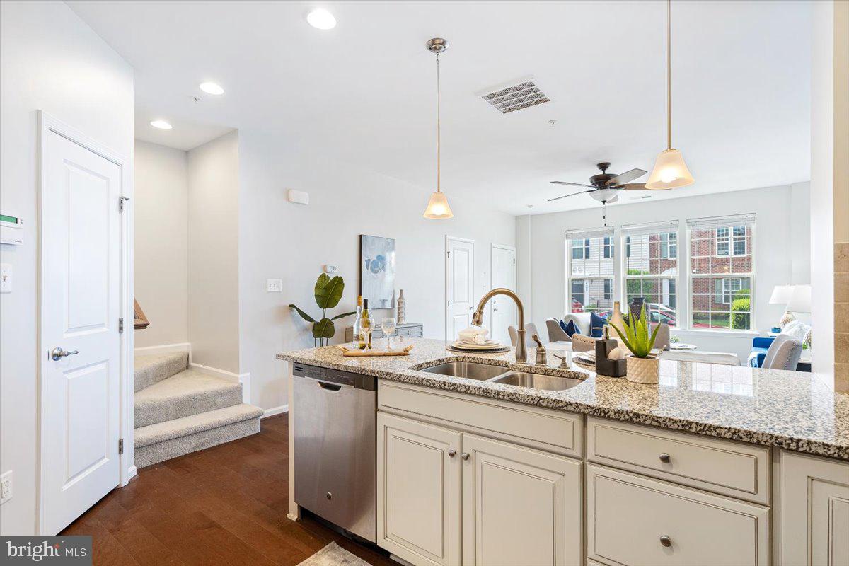 BALLENGER CREEK - Residential