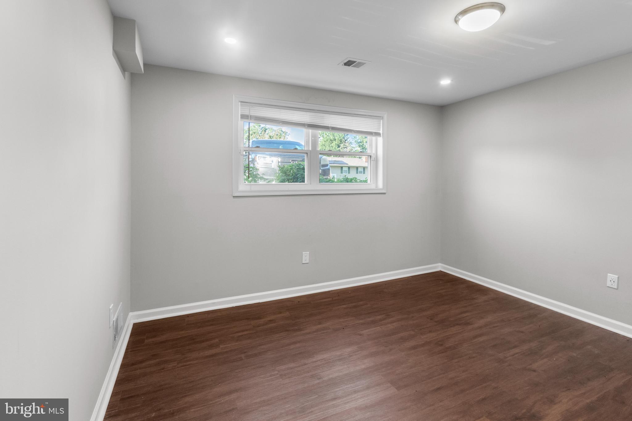 5005 STEWART COURT #B