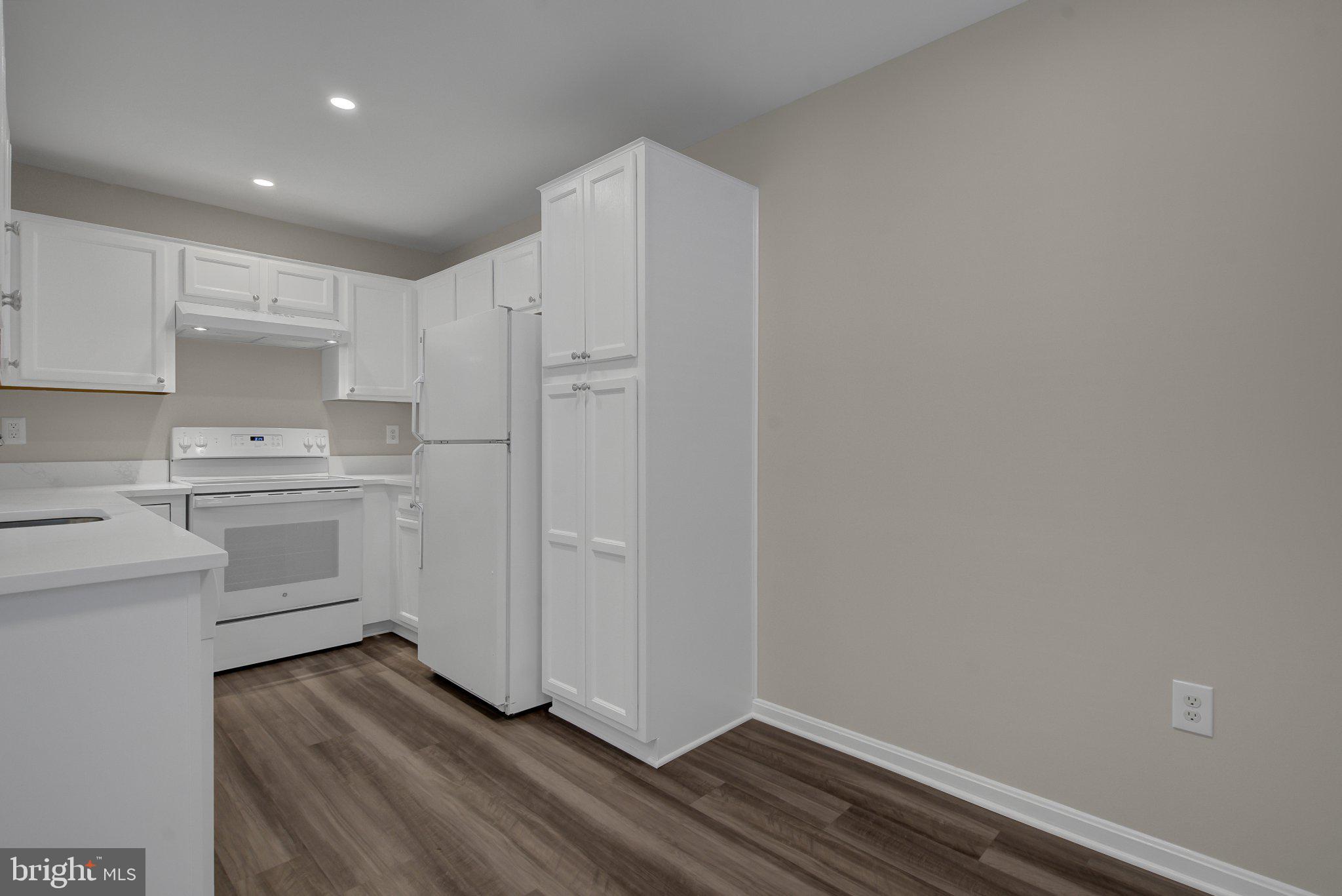 GUNSTON CORNER - Residential