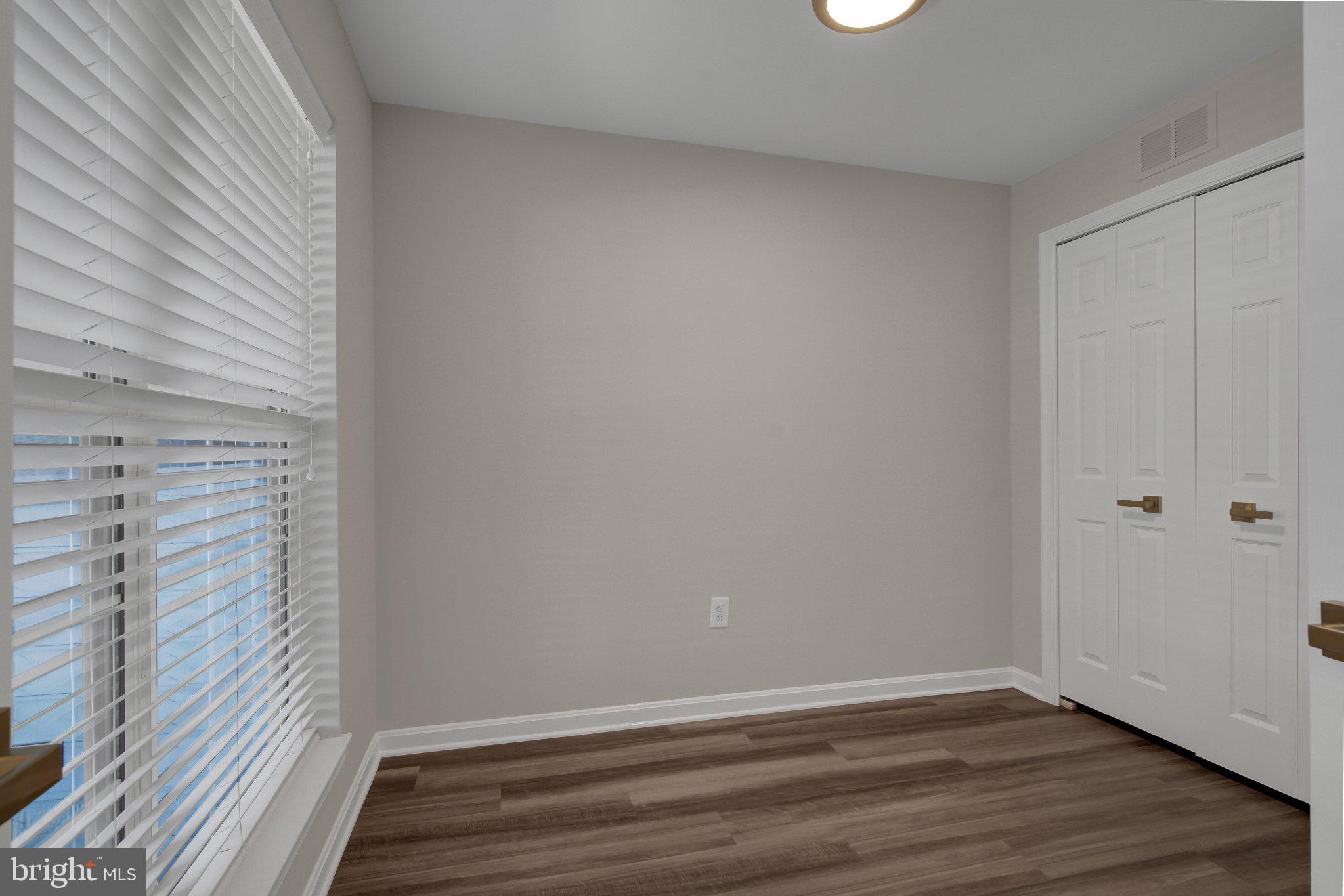 GUNSTON CORNER - Residential