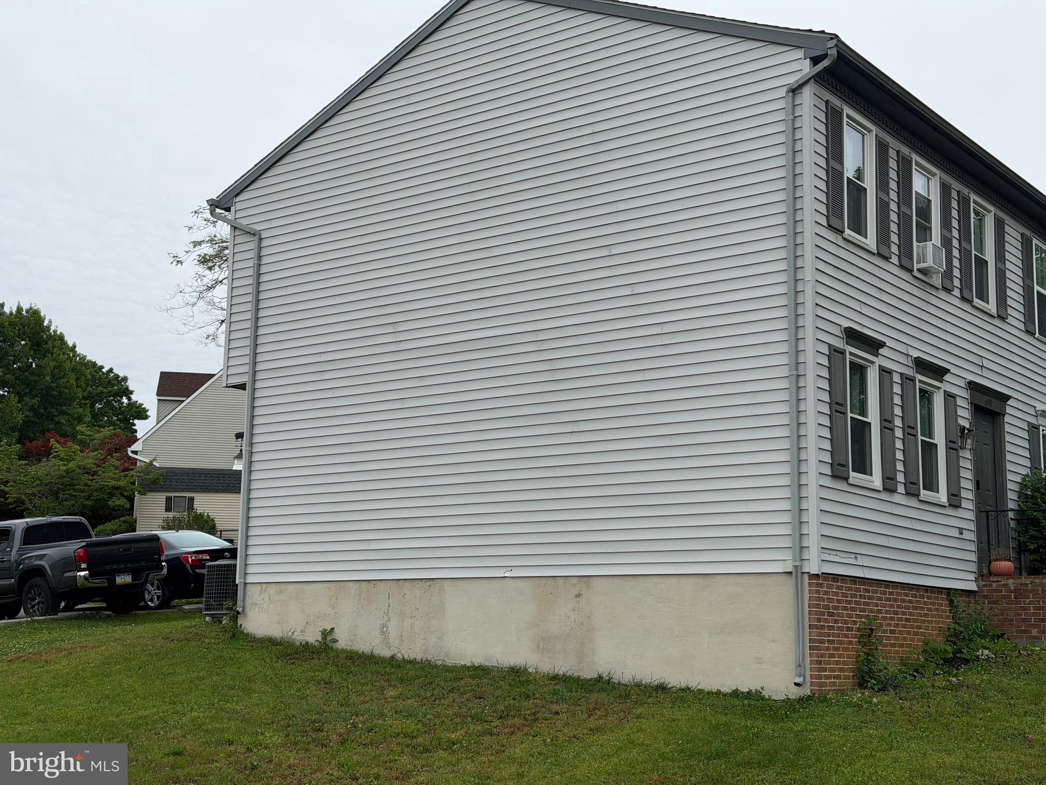 698 TOPAZ DRIVE