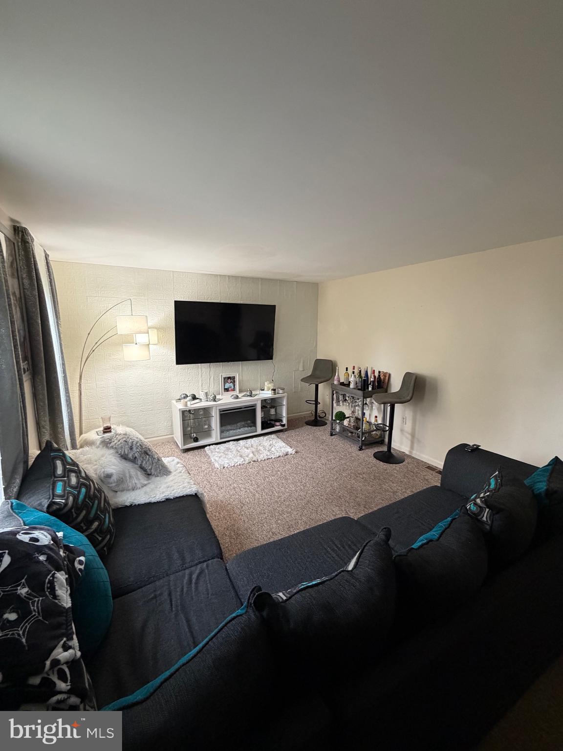 698 TOPAZ DRIVE