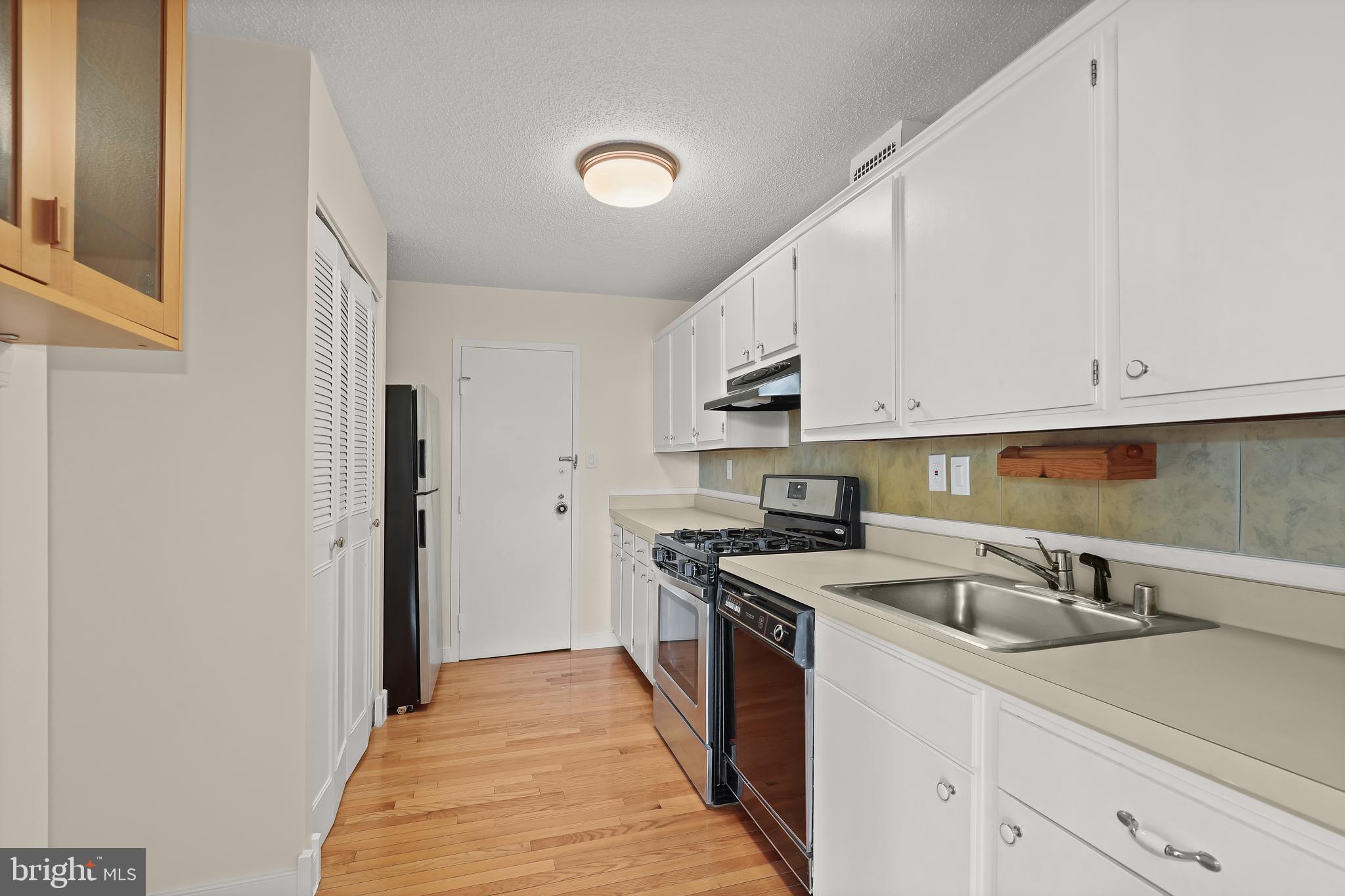 ROLAND PARK - Residential