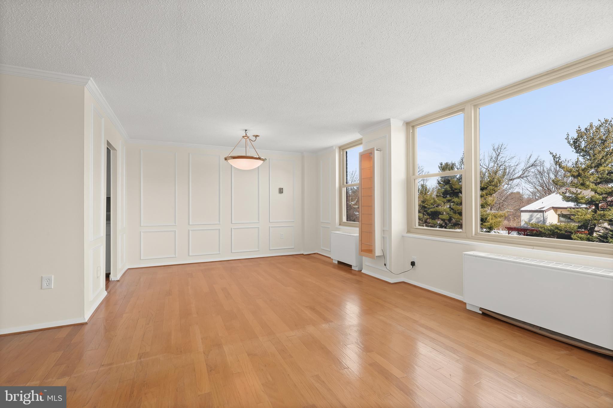 ROLAND PARK - Residential