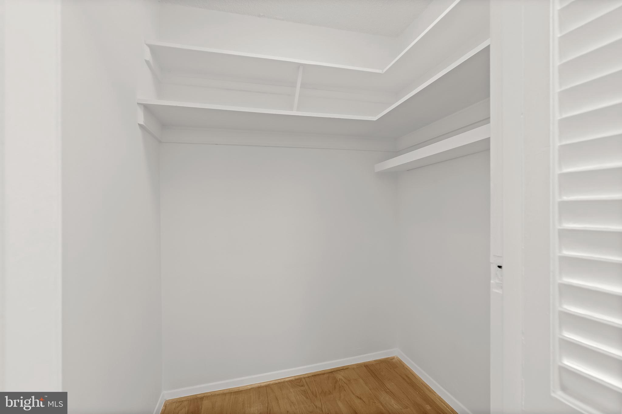 ROLAND PARK - Residential