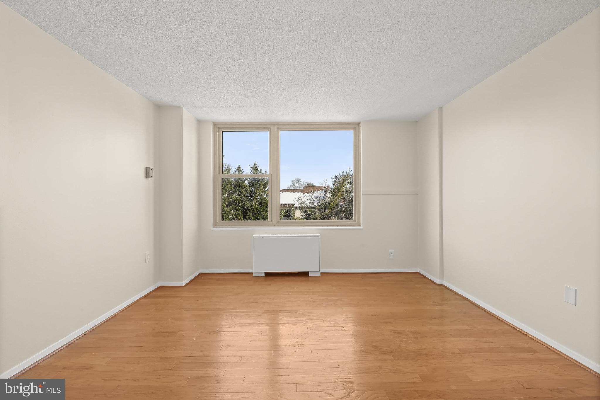 ROLAND PARK - Residential