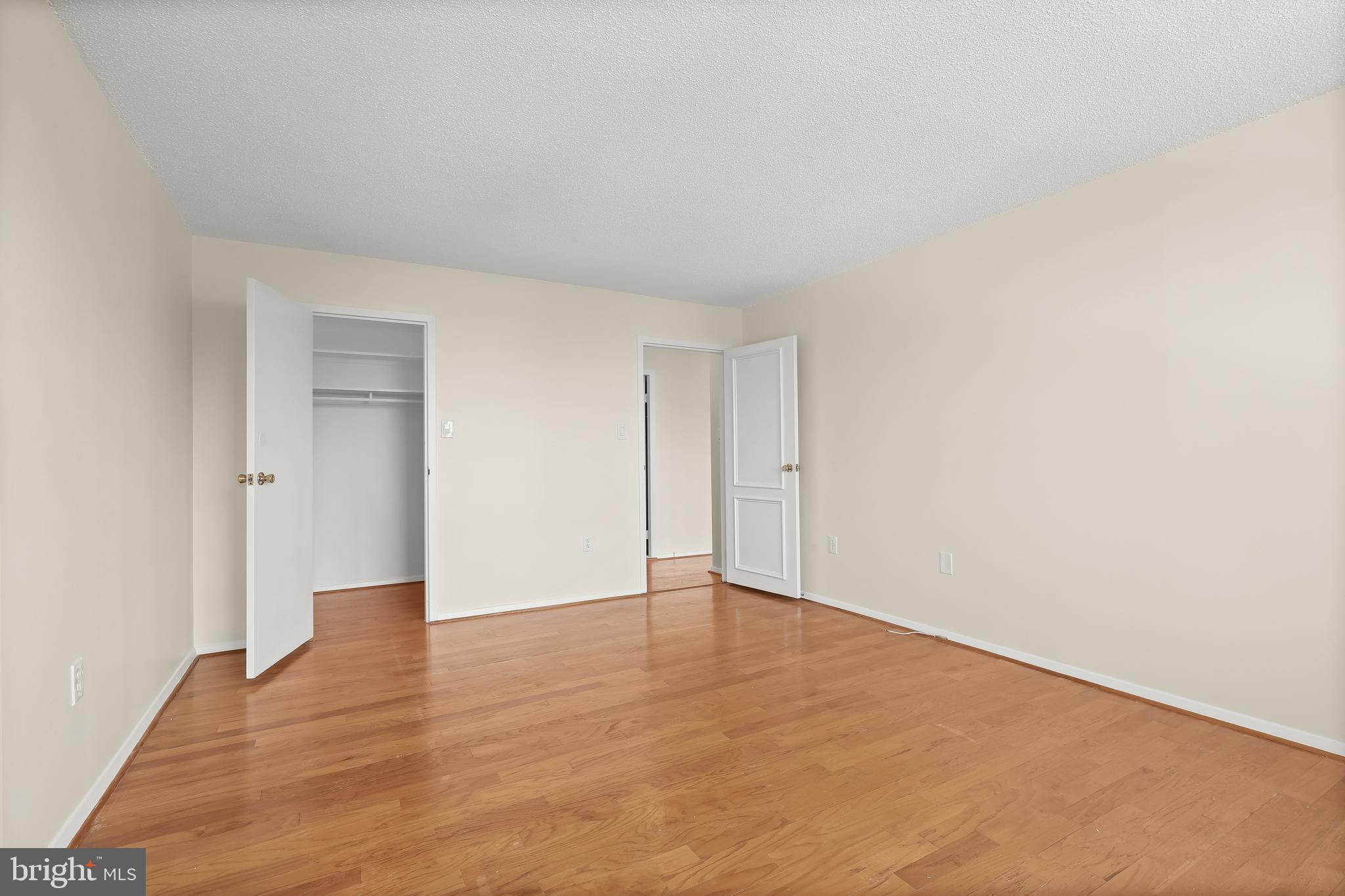 ROLAND PARK - Residential