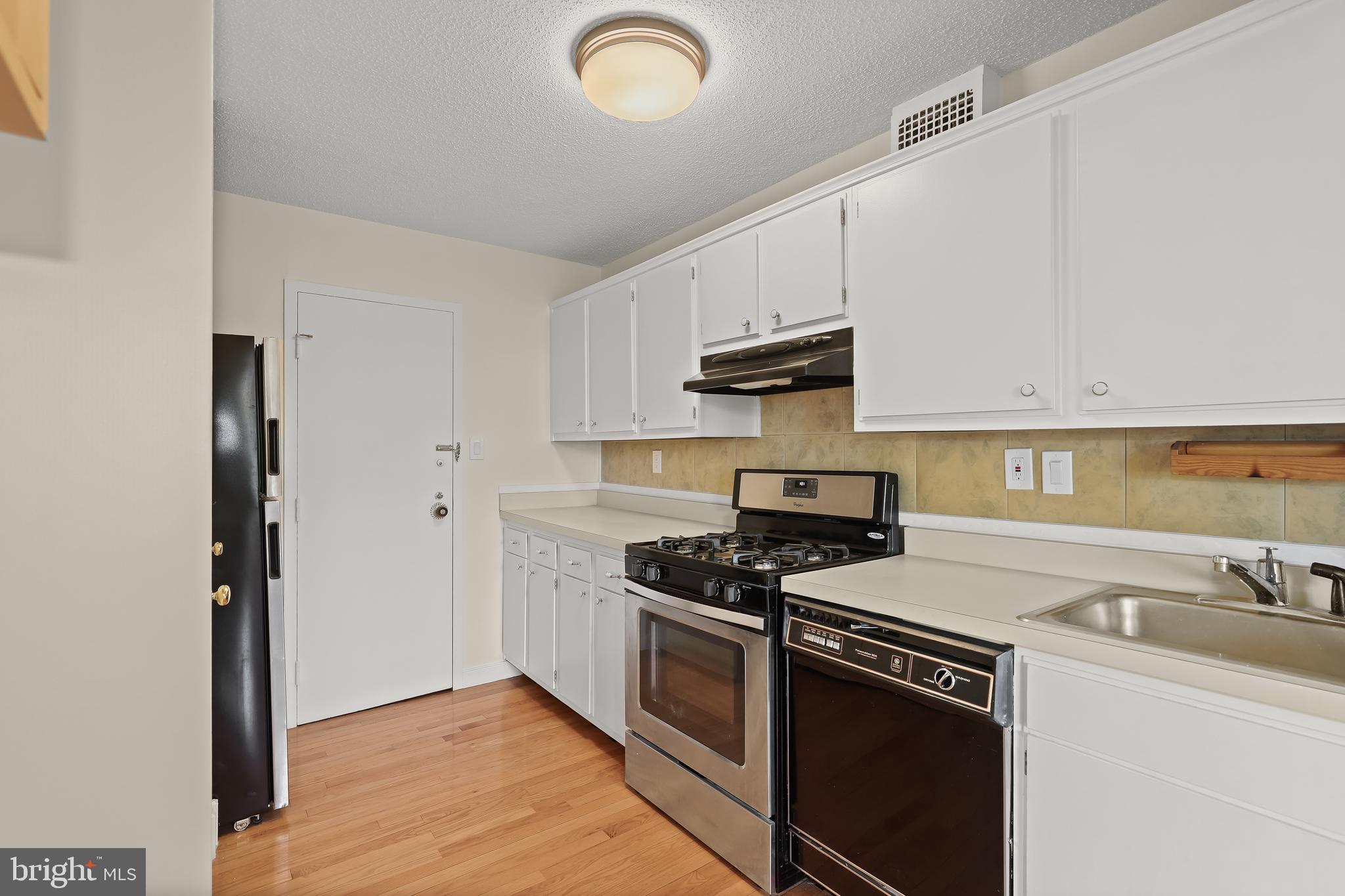 ROLAND PARK - Residential