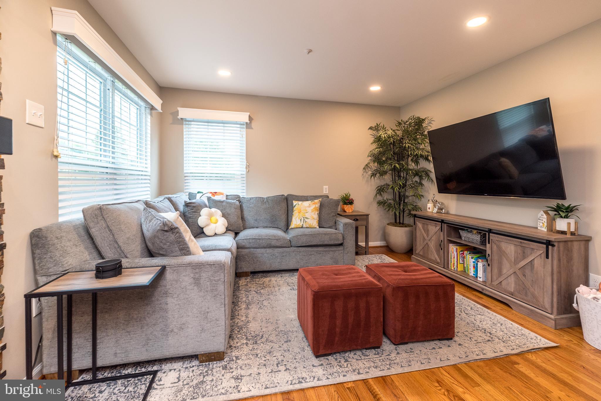 WARRINGTON HUNT - Residential