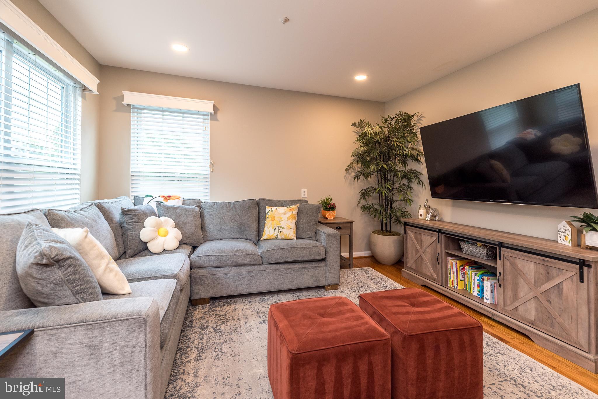 WARRINGTON HUNT - Residential