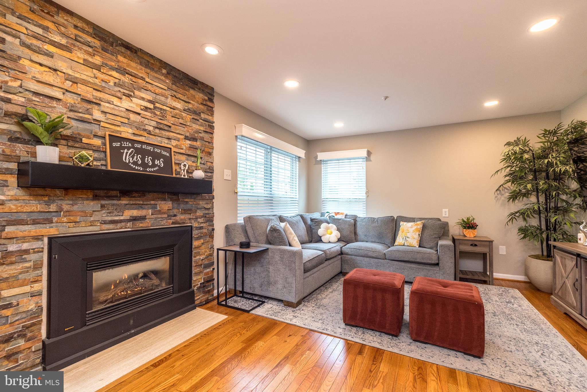 WARRINGTON HUNT - Residential