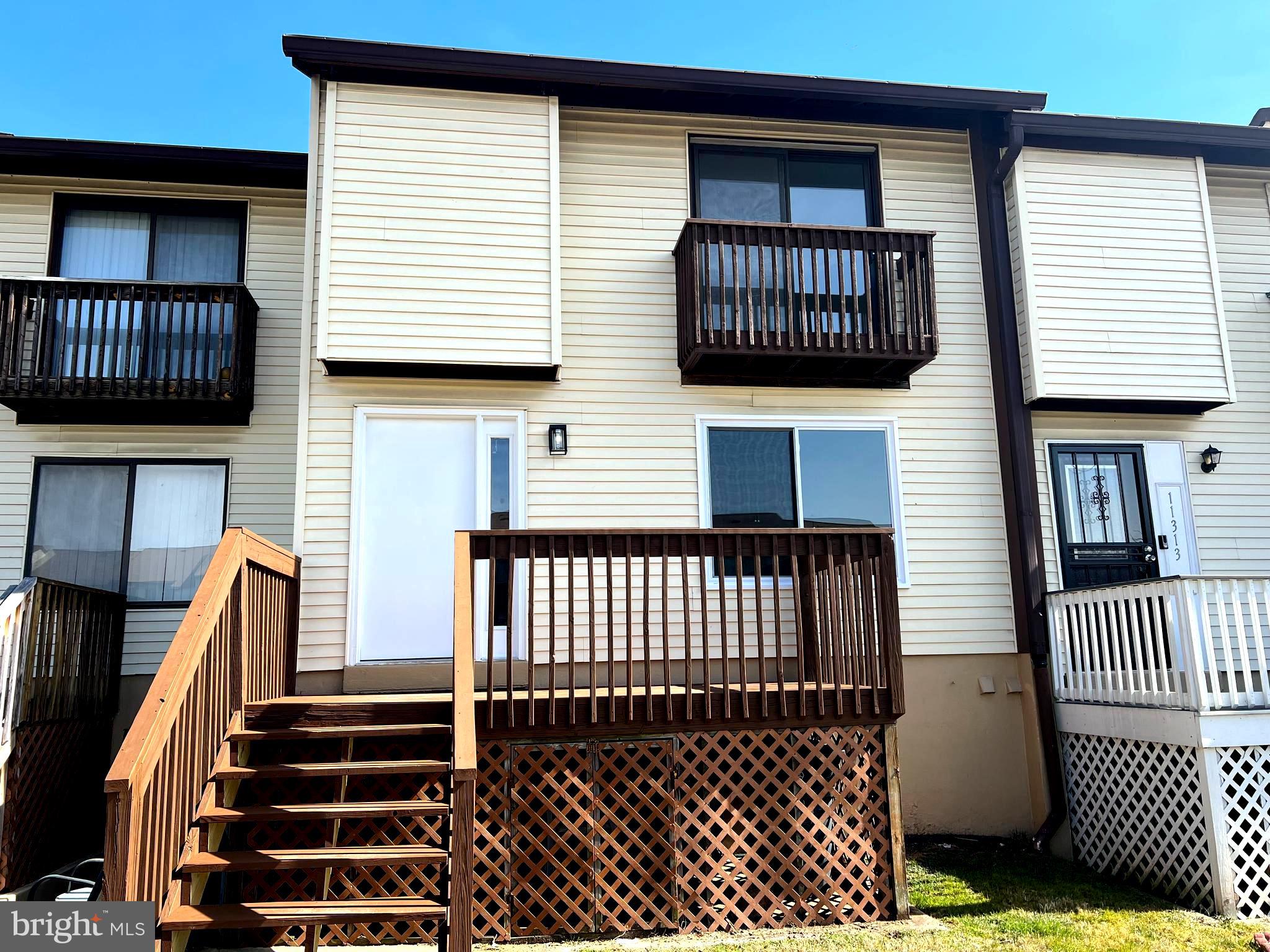 APPLEWALK CONDO - Residential