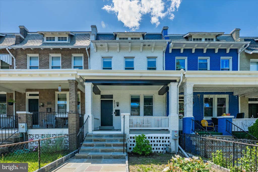 Photo of 4012 13th Street NW, WASHINGTON, DC 20011 (MLS # DCDC2278396)