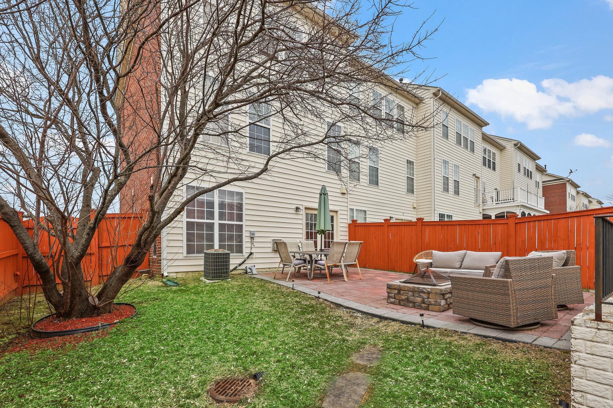 PORT POTOMAC - Residential