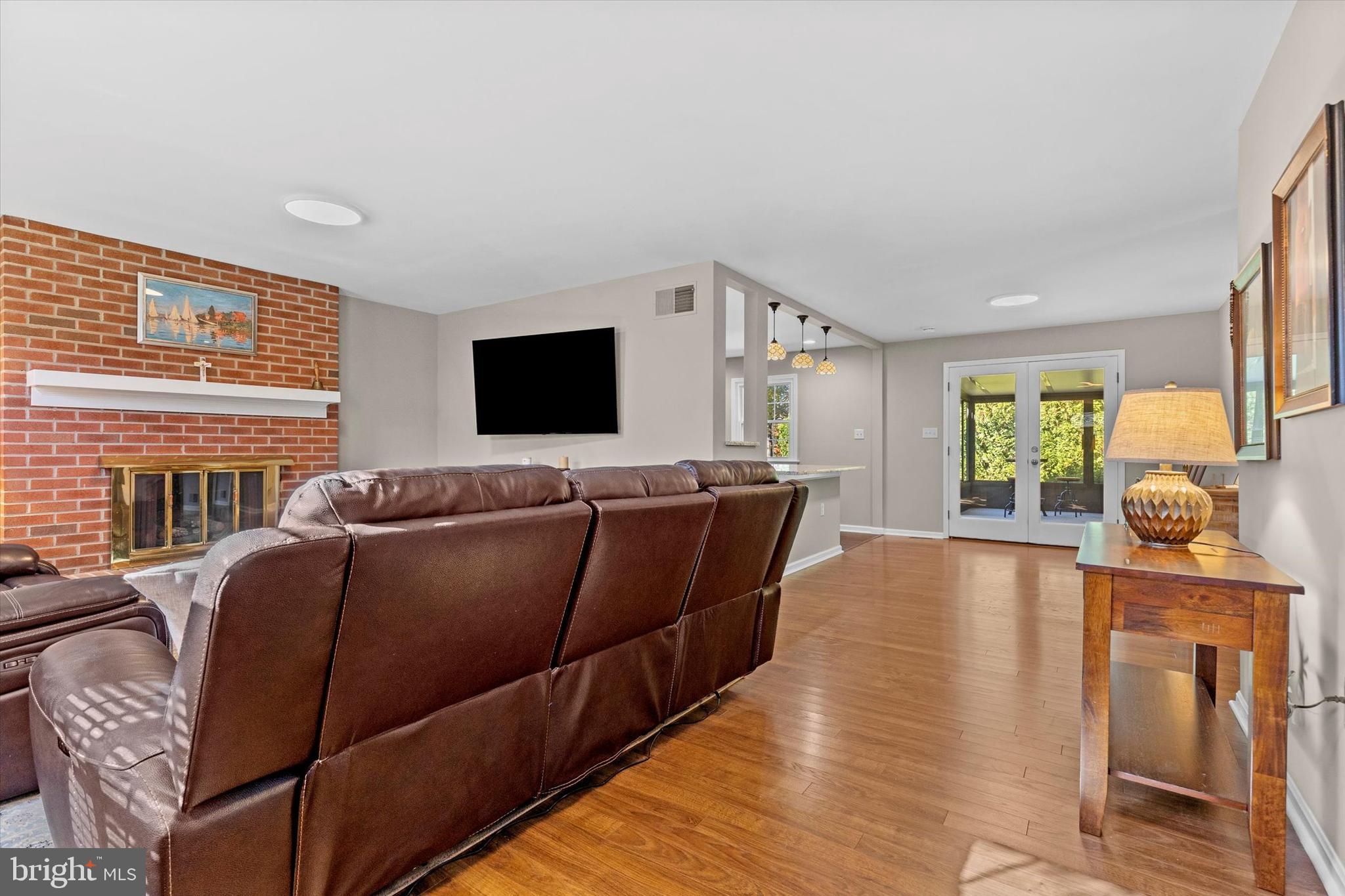 COUNTRY CLUB PARK - Residential