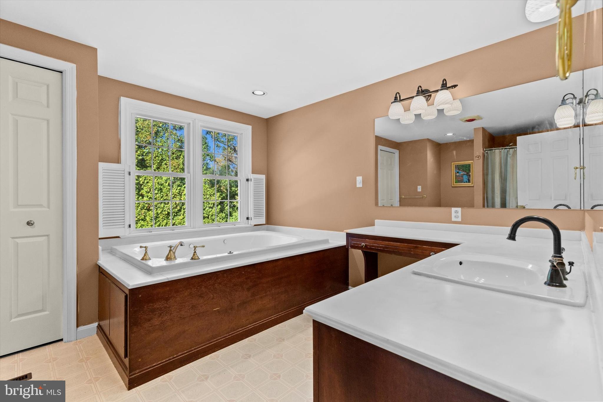 COUNTRY CLUB PARK - Residential