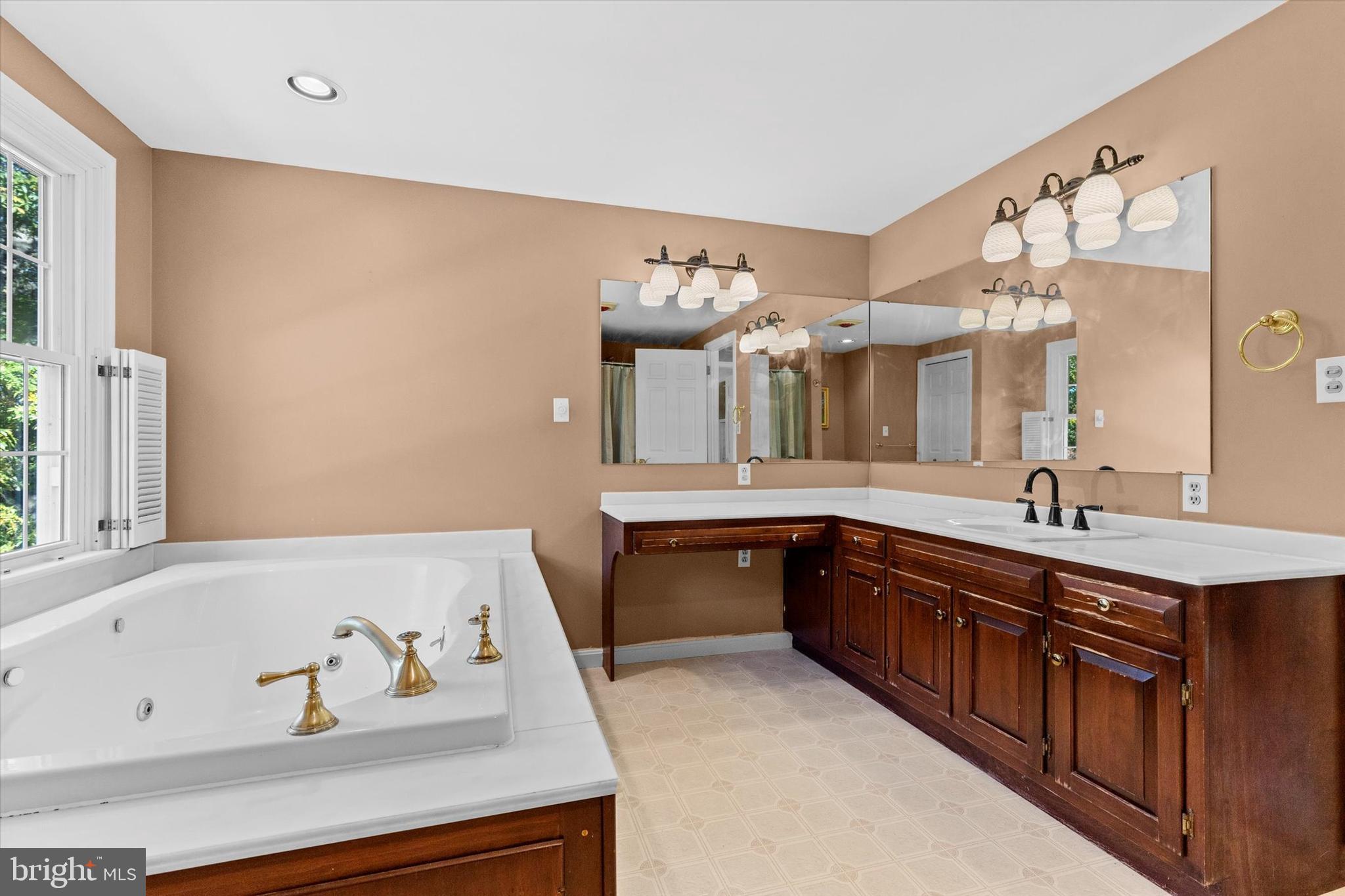 COUNTRY CLUB PARK - Residential