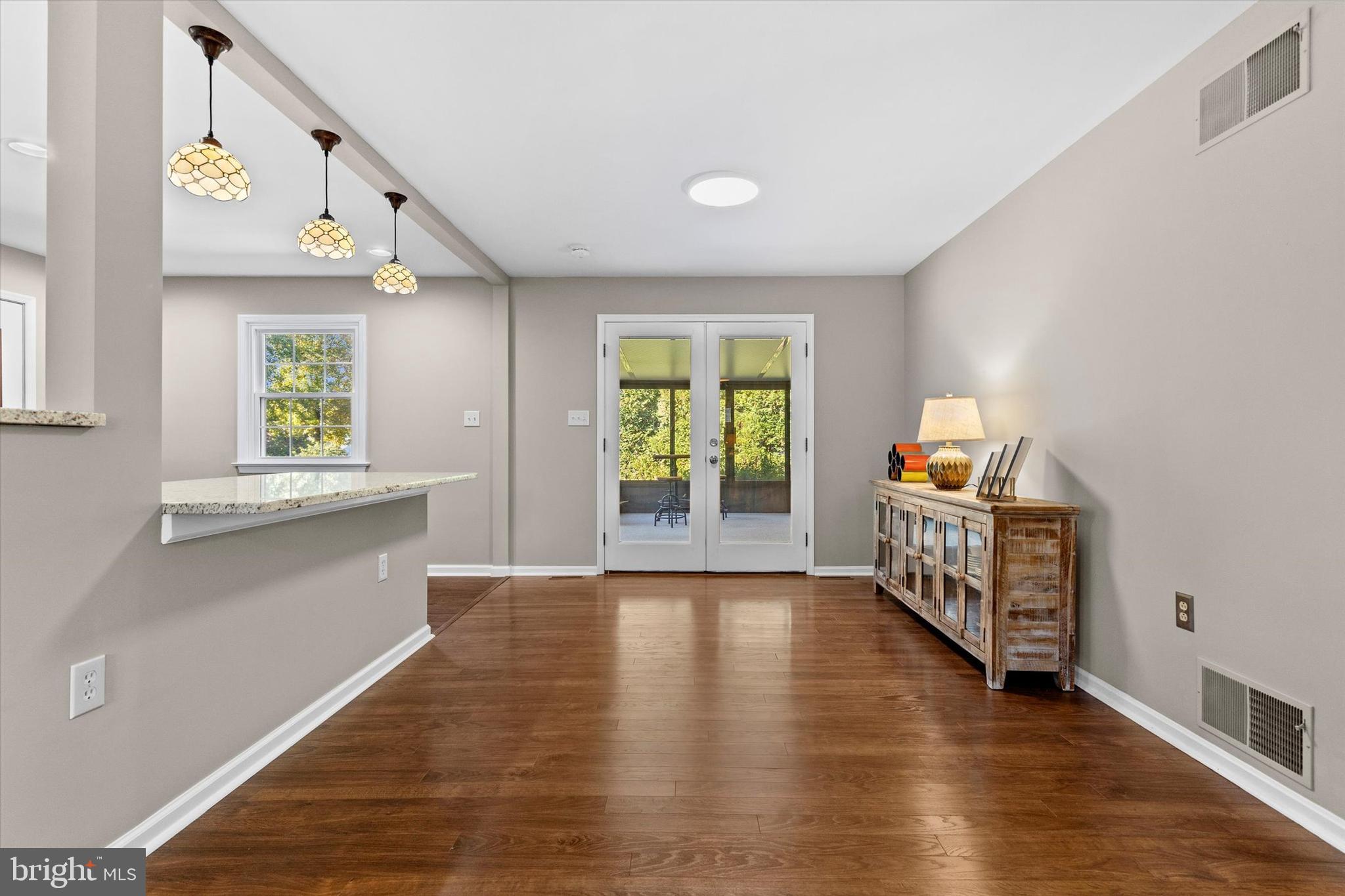 COUNTRY CLUB PARK - Residential