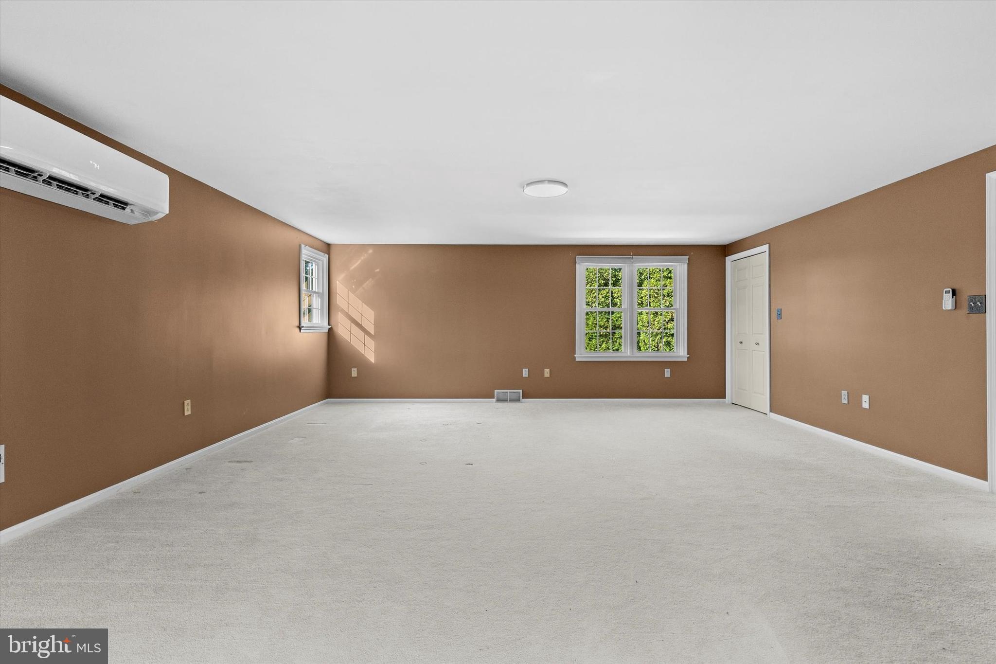 COUNTRY CLUB PARK - Residential