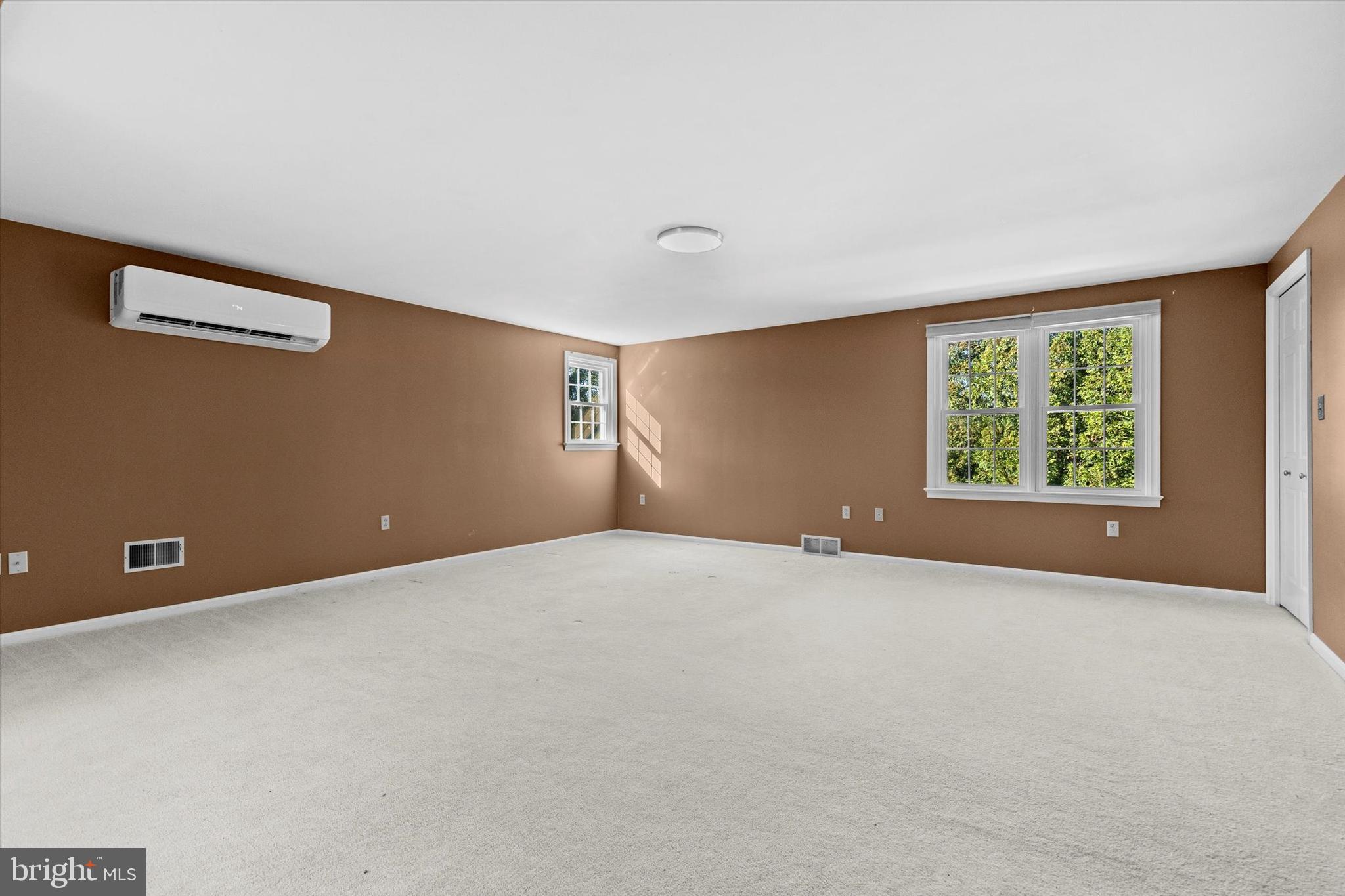 COUNTRY CLUB PARK - Residential