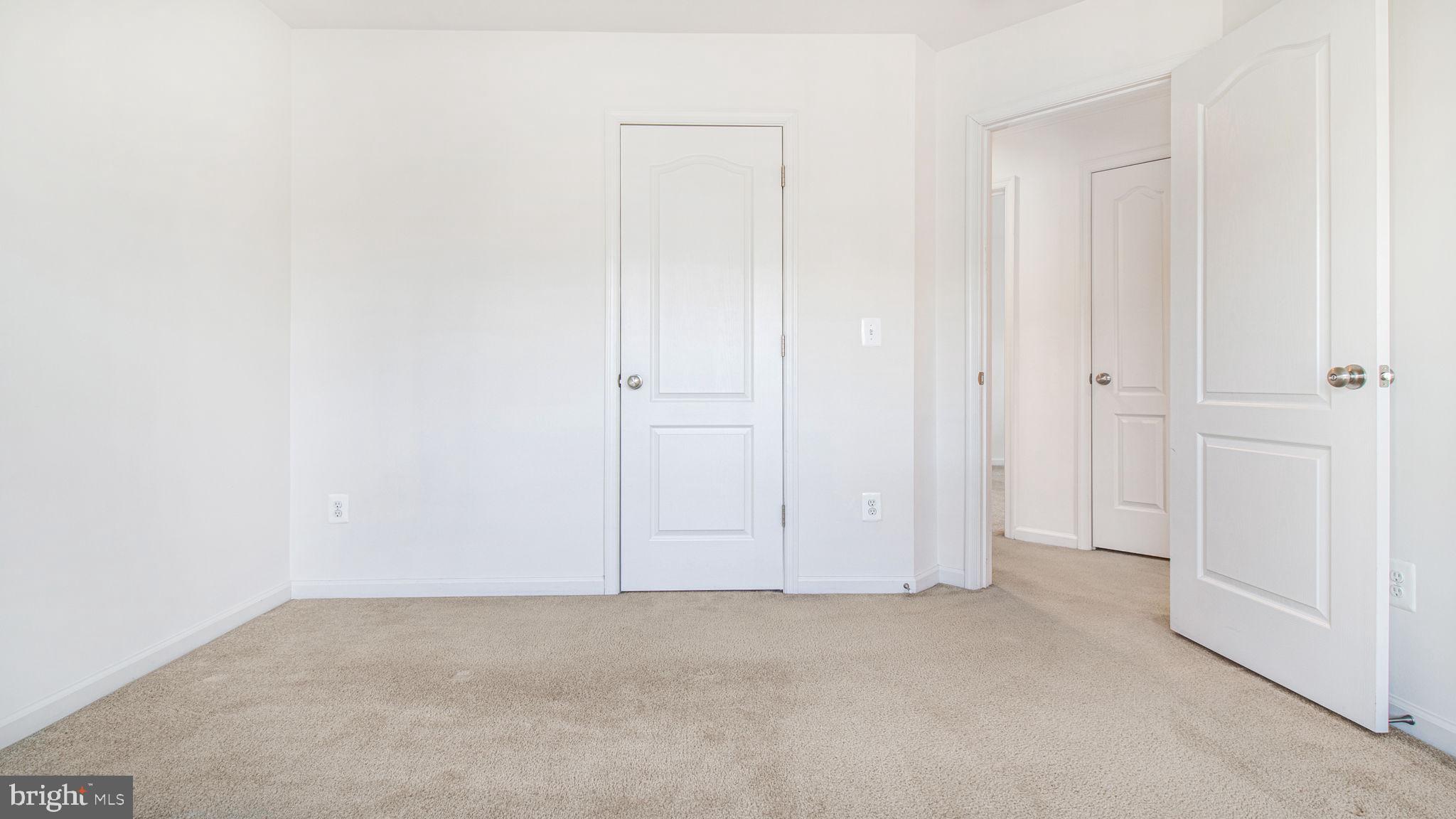 SIGNATURE AT BROADLANDS - Residential Lease