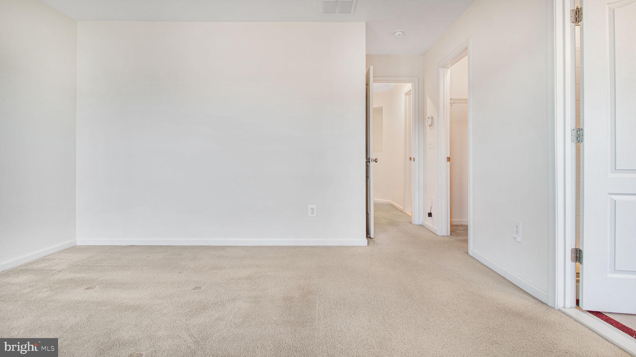 SIGNATURE AT BROADLANDS - Residential Lease