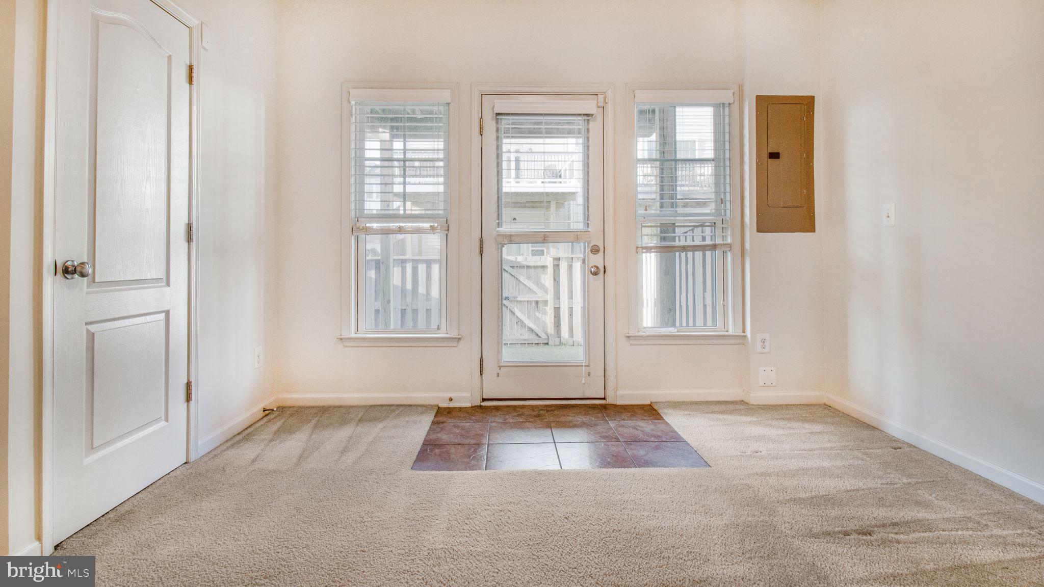 SIGNATURE AT BROADLANDS - Residential Lease