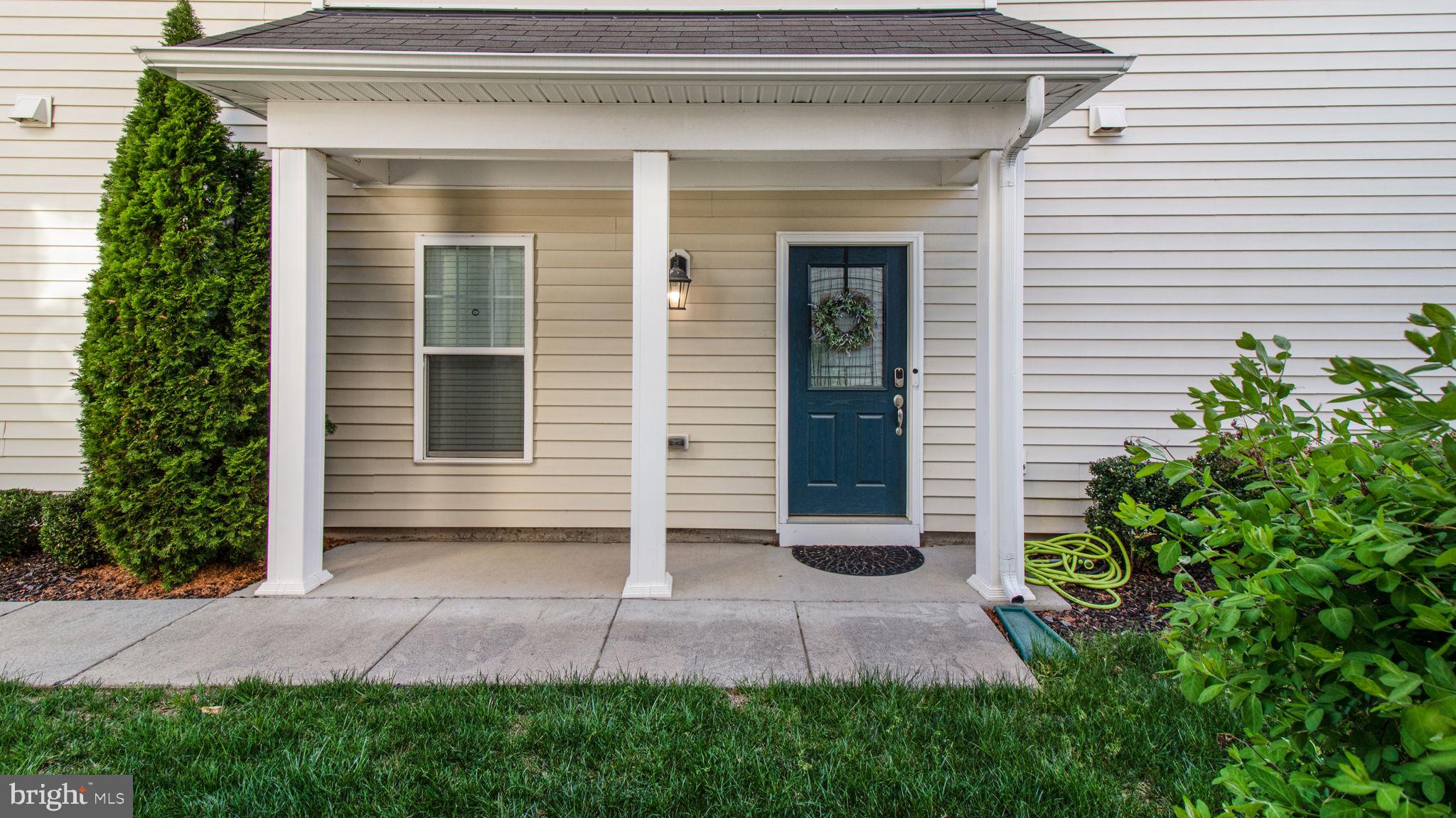 SIGNATURE AT BROADLANDS - Residential Lease