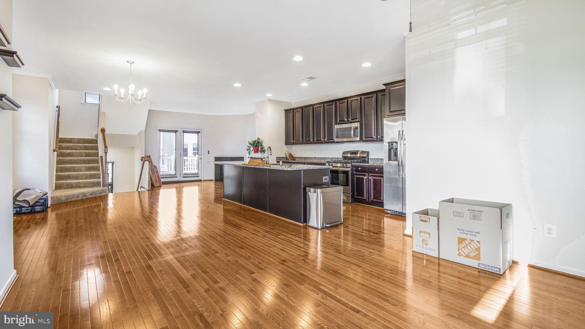 SIGNATURE AT BROADLANDS - Residential Lease