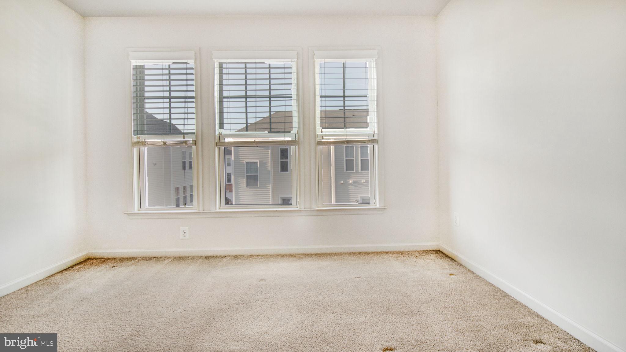 SIGNATURE AT BROADLANDS - Residential Lease