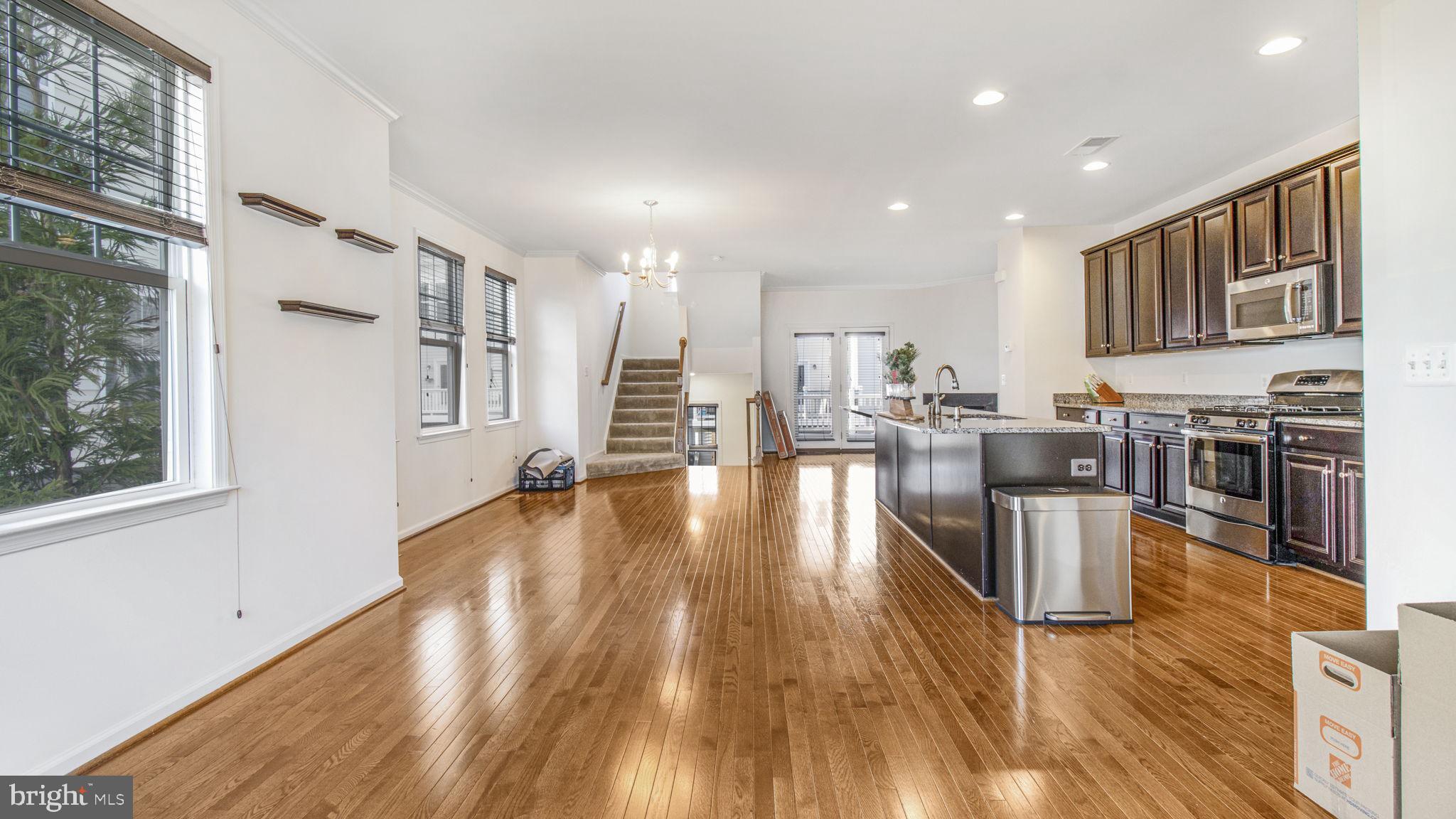 SIGNATURE AT BROADLANDS - Residential Lease