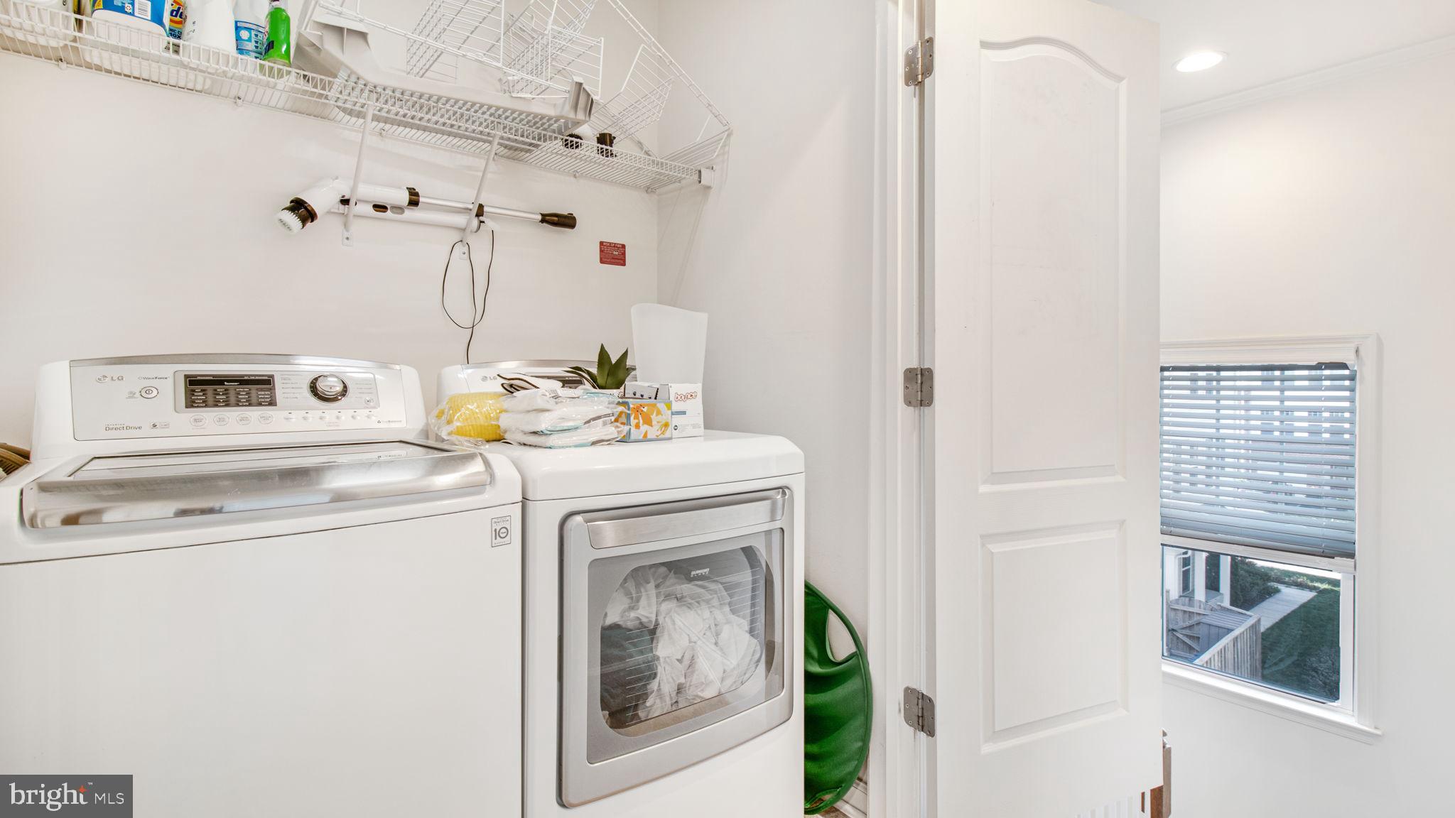 SIGNATURE AT BROADLANDS - Residential Lease