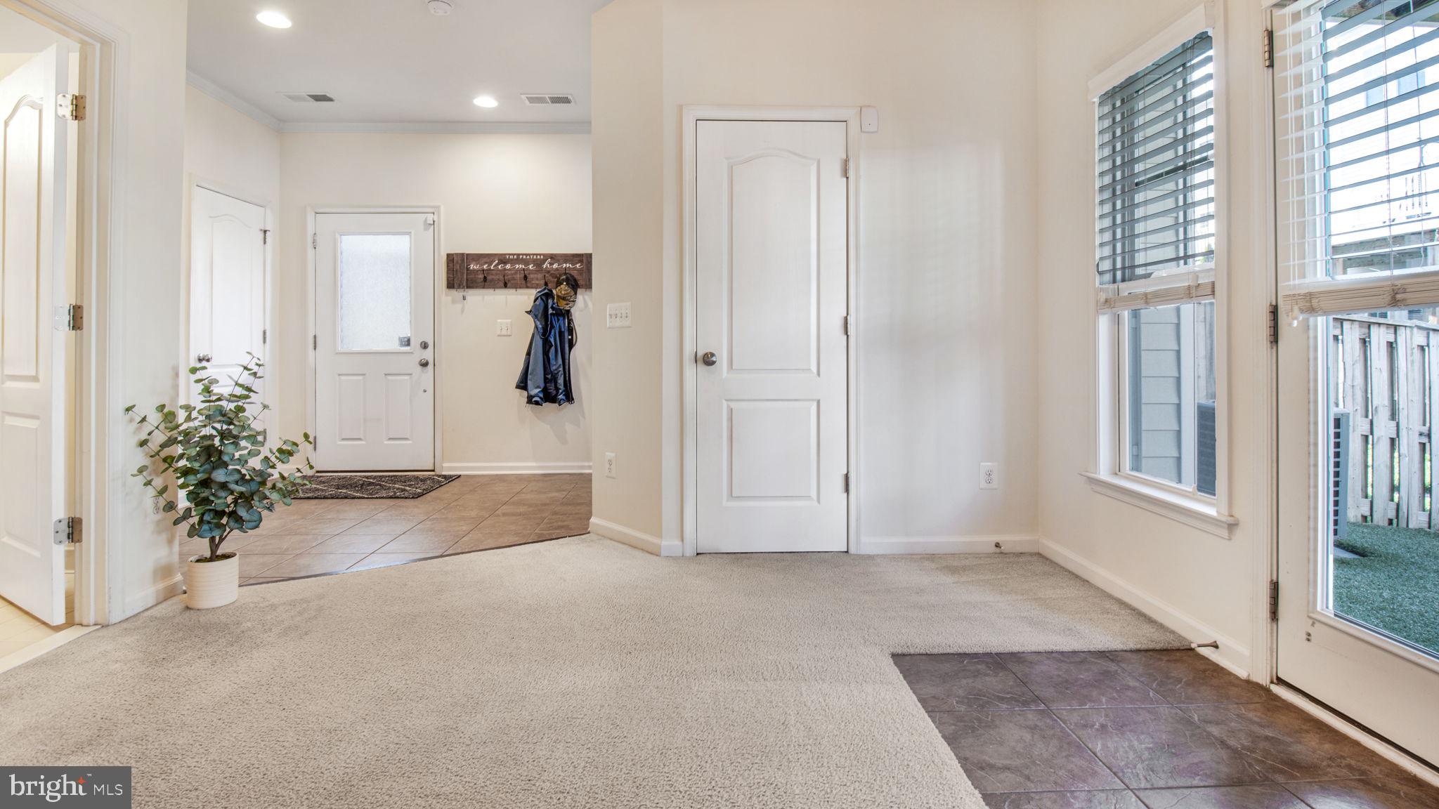 SIGNATURE AT BROADLANDS - Residential Lease