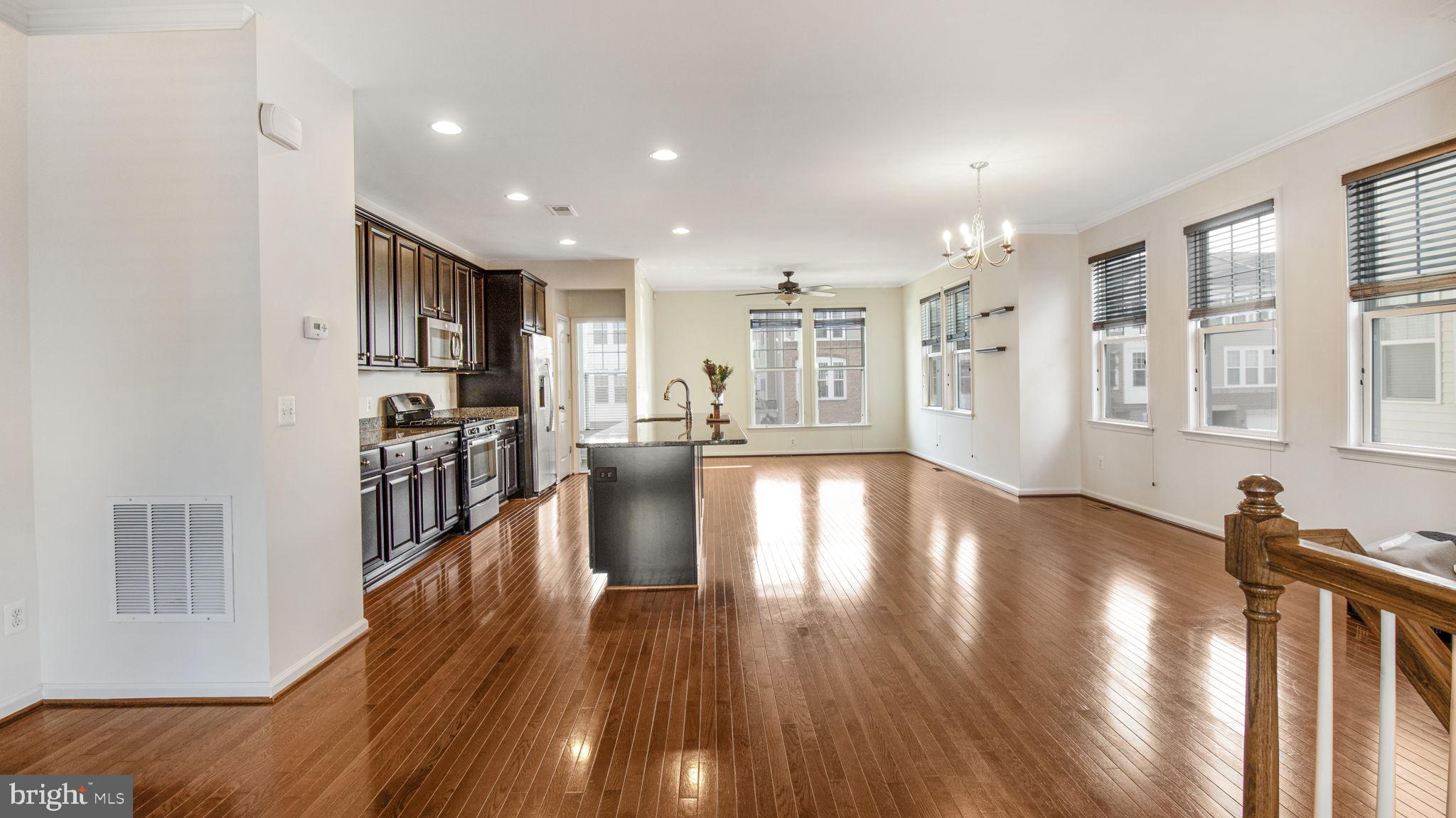 SIGNATURE AT BROADLANDS - Residential Lease