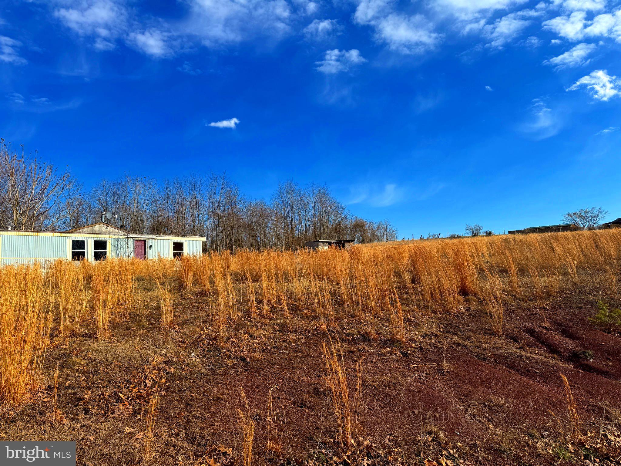 TOWN HILL RANCHES - Land