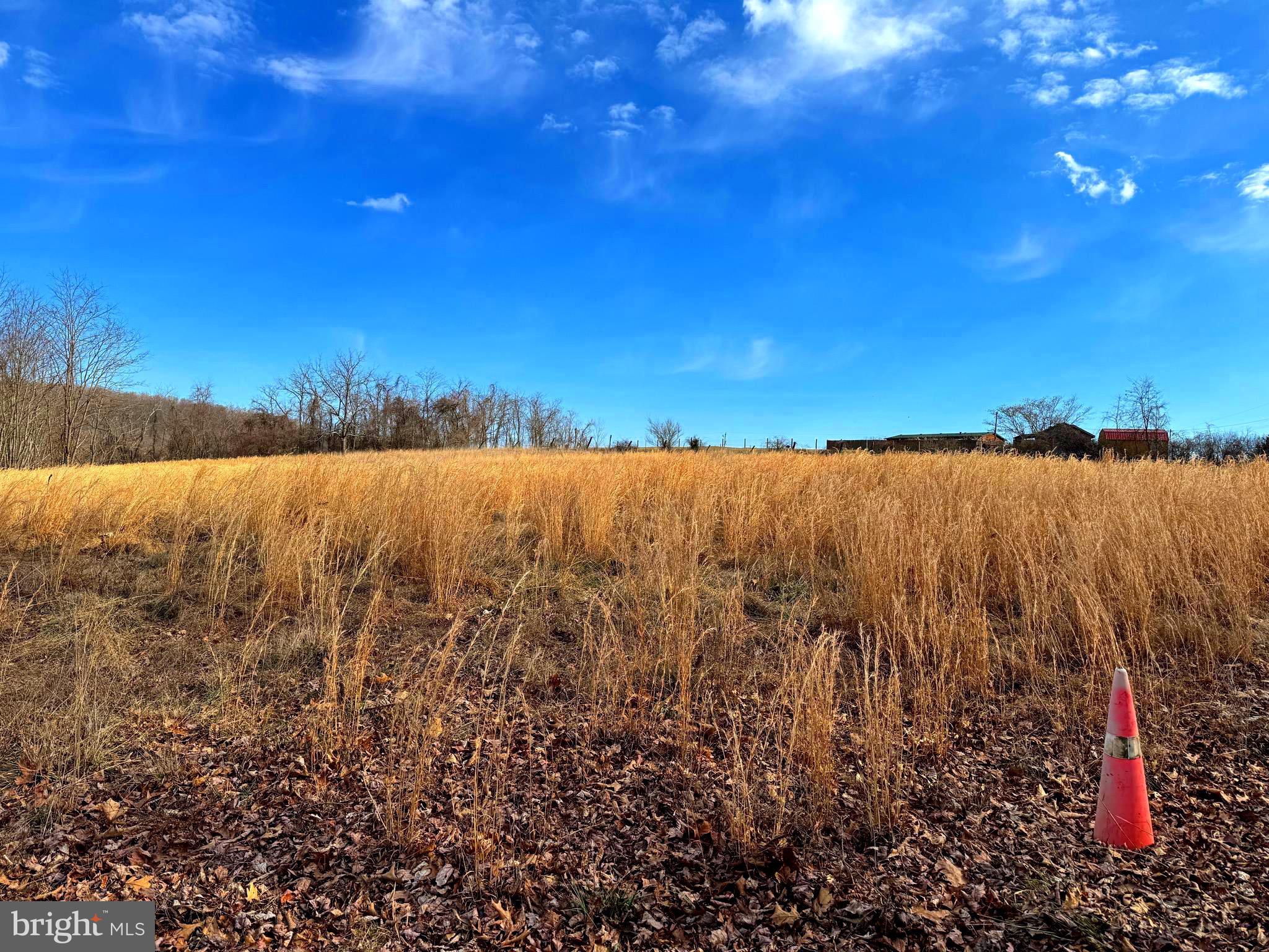 TOWN HILL RANCHES - Land