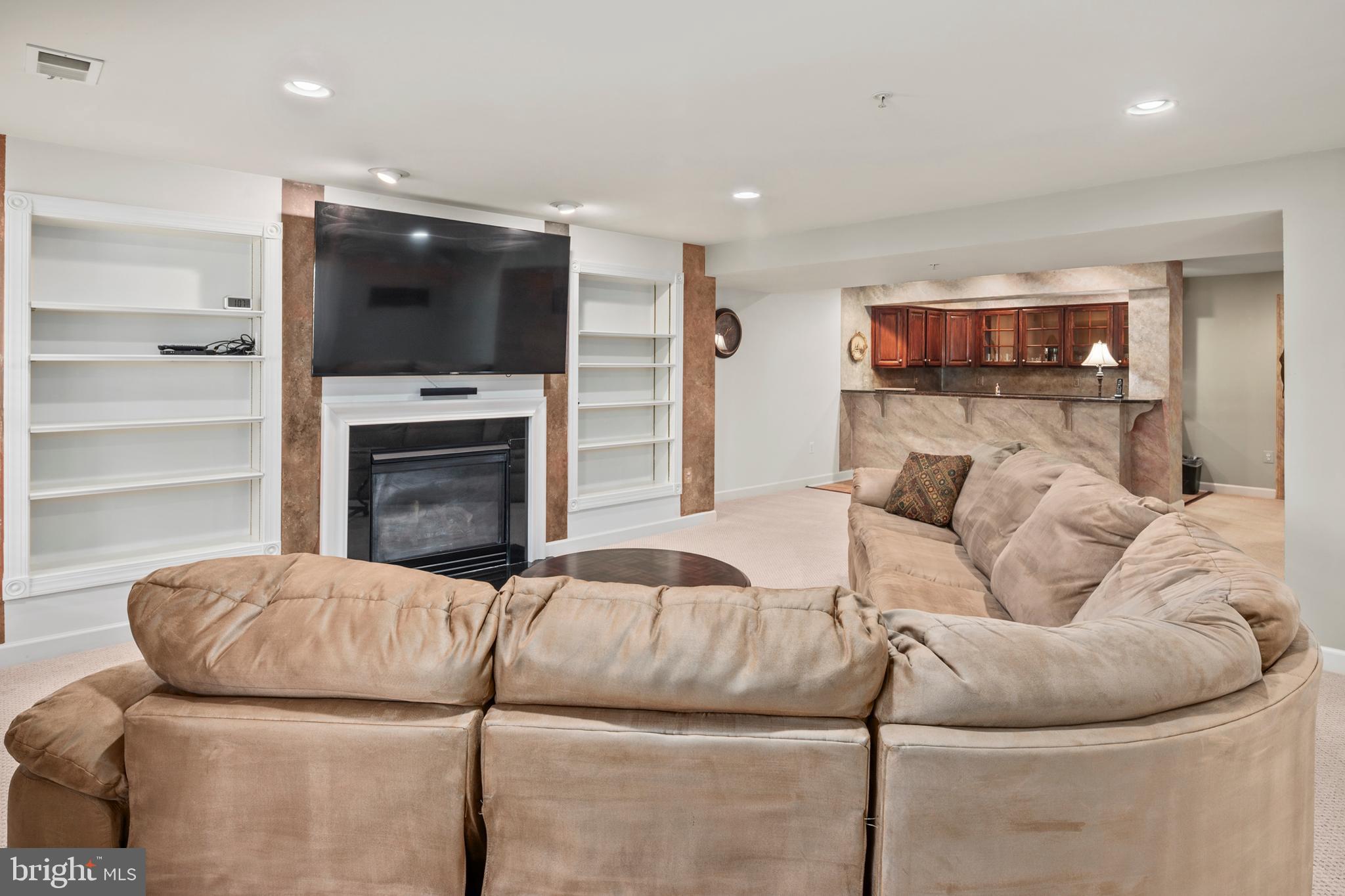 ELLICOTT MEADOWS - Residential