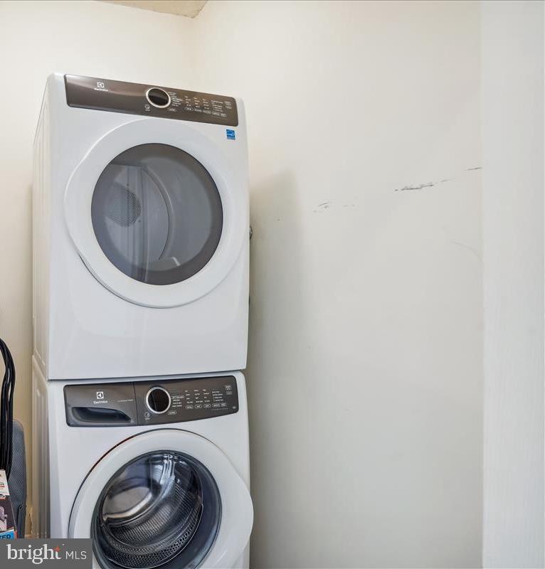 OVERLOOK AT LEISURE WORLD - Residential