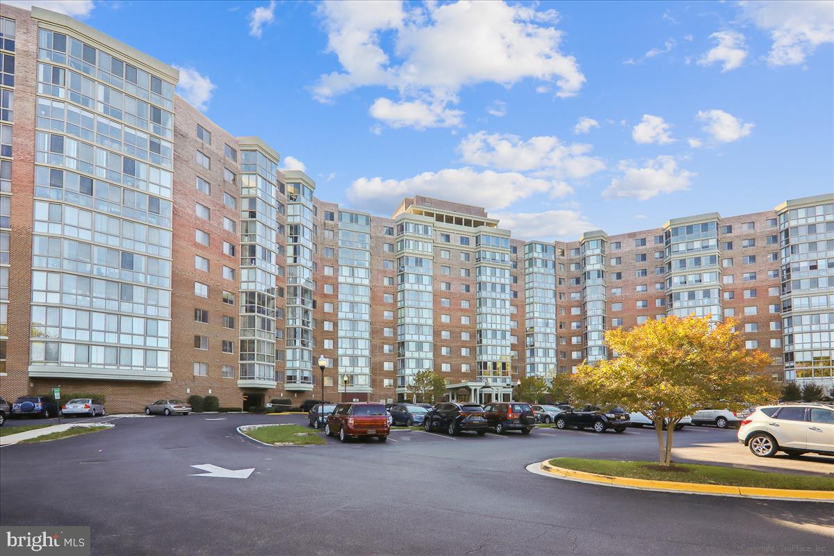 OVERLOOK AT LEISURE WORLD - Residential