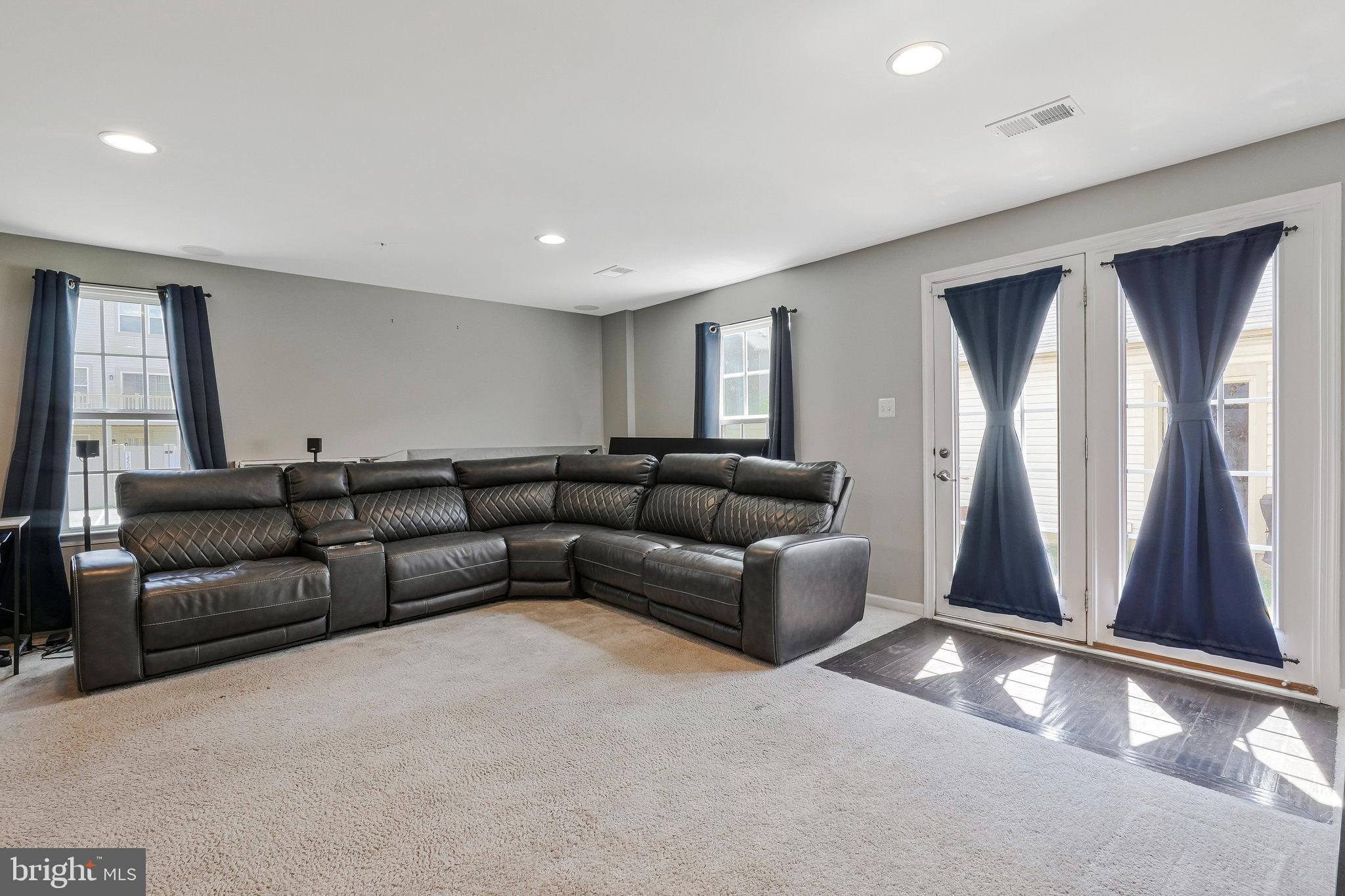 FIELDSIDE - Residential