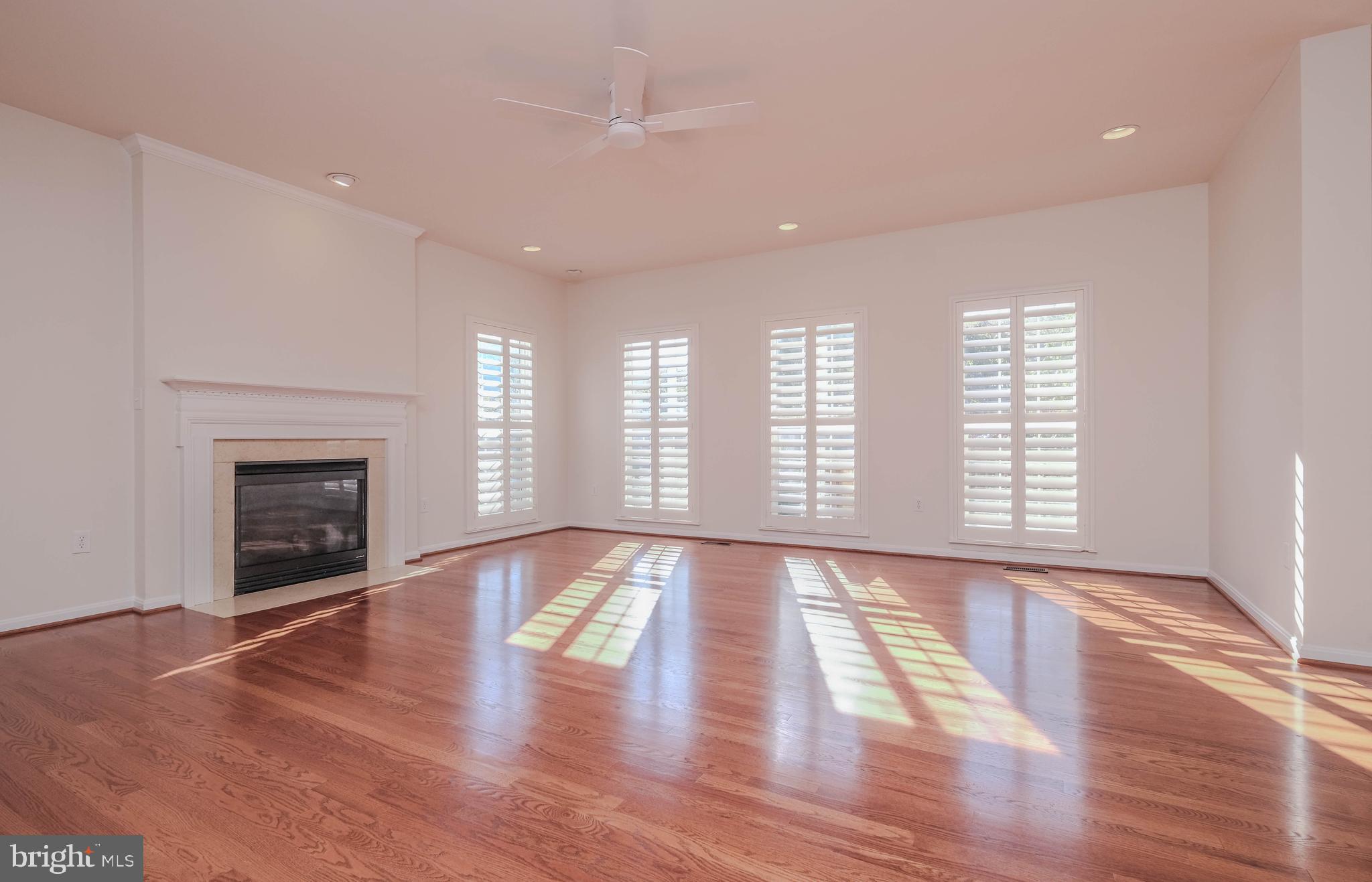 HAPPY CREEK KNOLLS - Residential