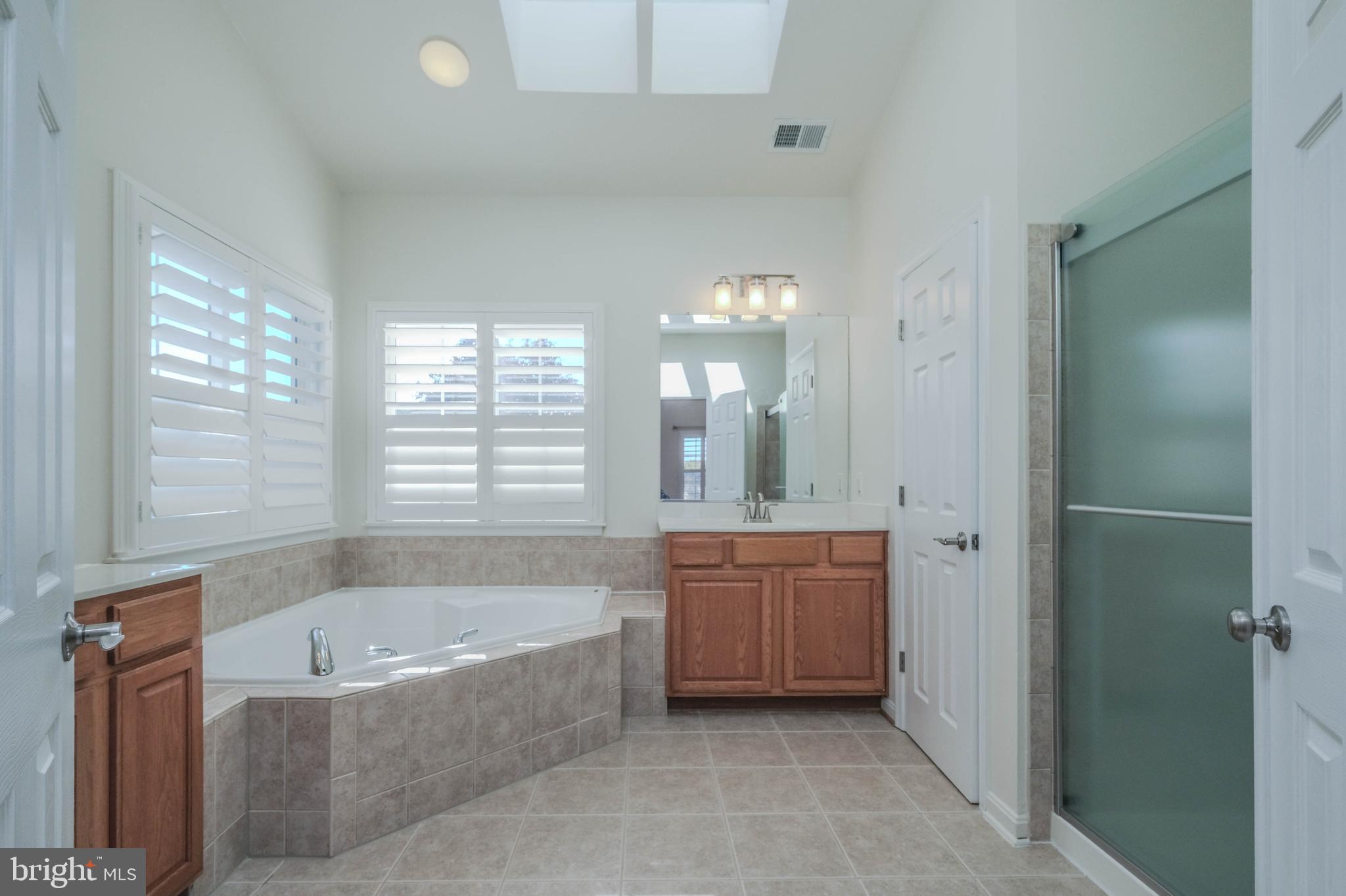 HAPPY CREEK KNOLLS - Residential