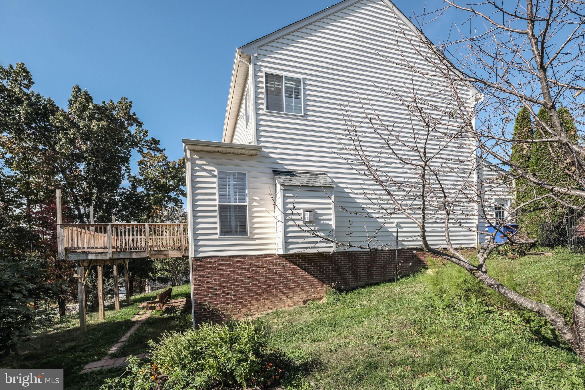 HAPPY CREEK KNOLLS - Residential