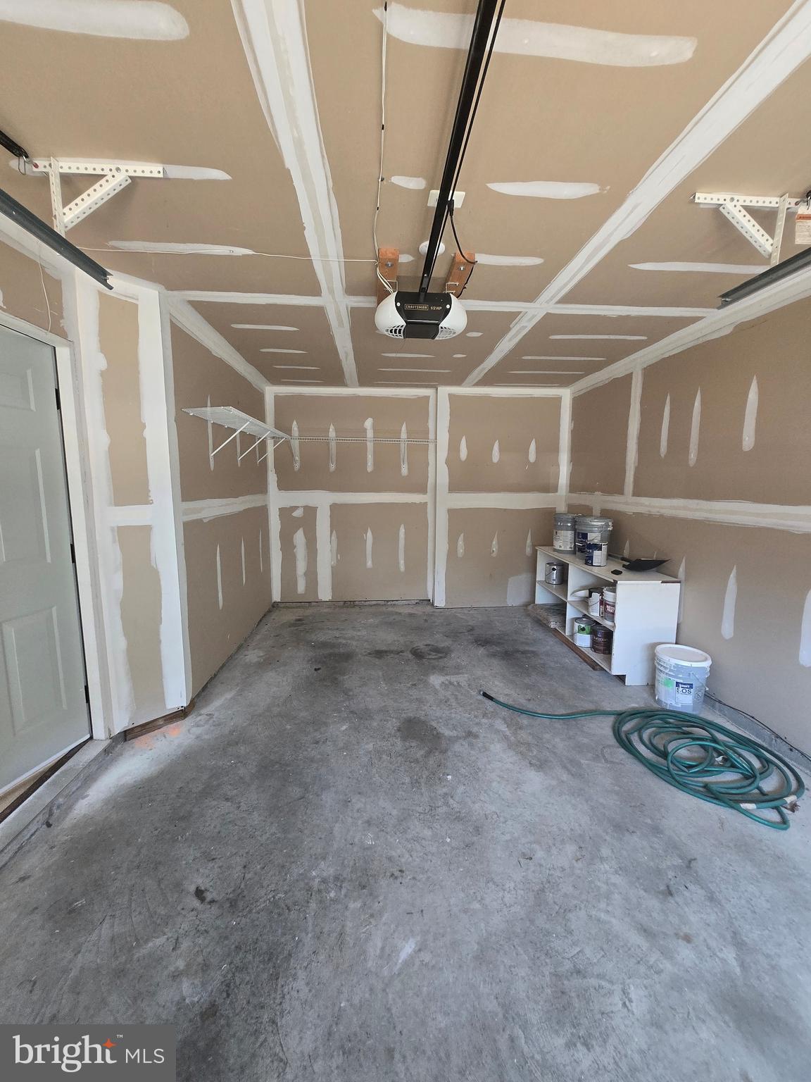 VILLAS ON WATERS EDGE - Residential